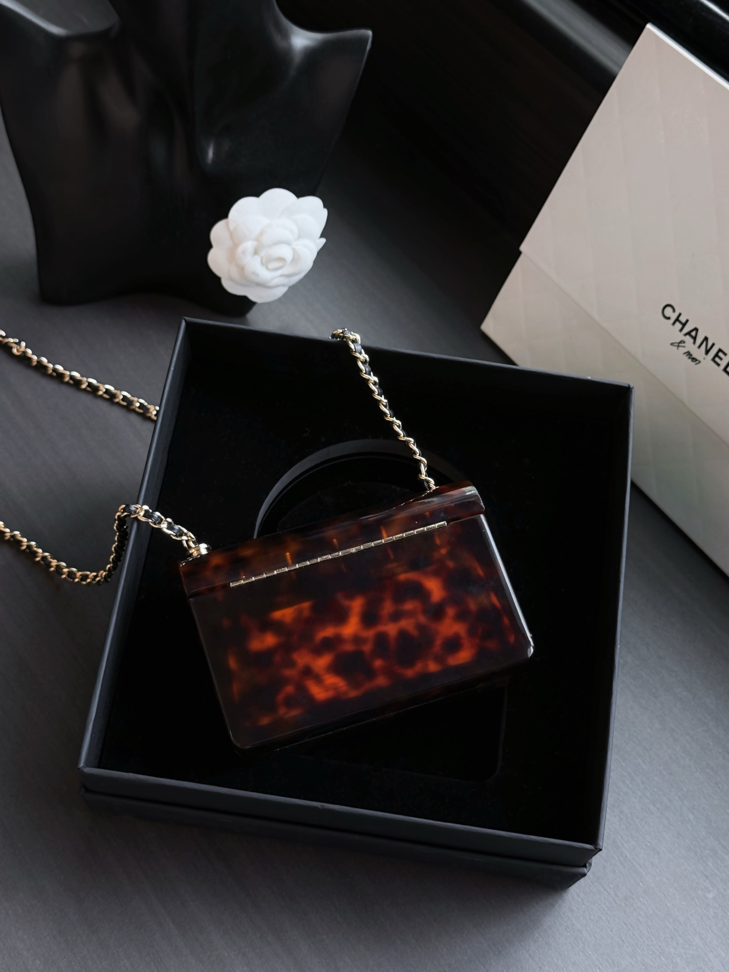 [TOP] CHANEL Mini Tortoise Shell Evening Bag 9-12-4 cm - Brown - 711 Luxury