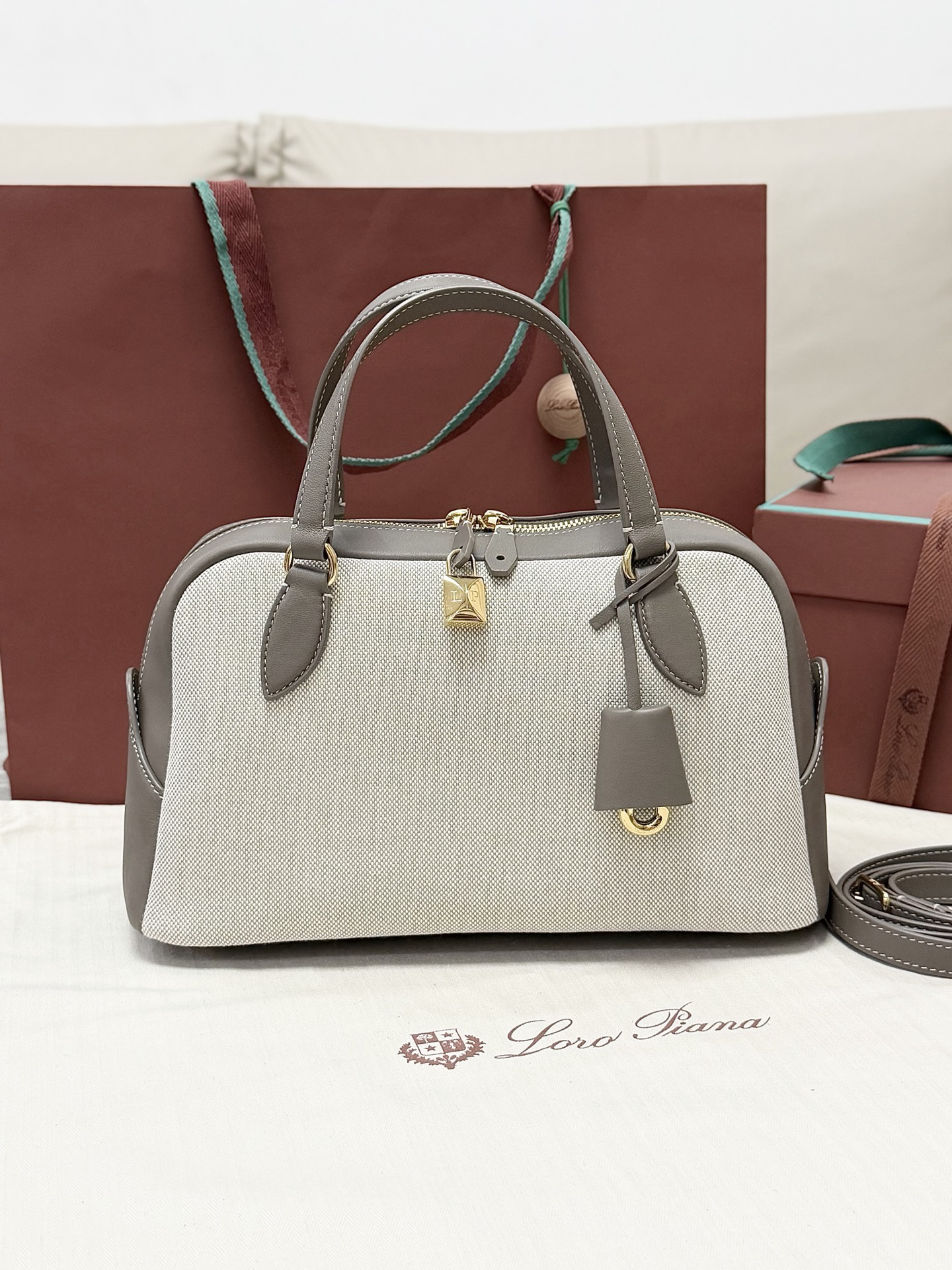 [TOP] Loro Piana Needle Handbag 31 x 15 x 16 cm - Grey - 711 Luxury