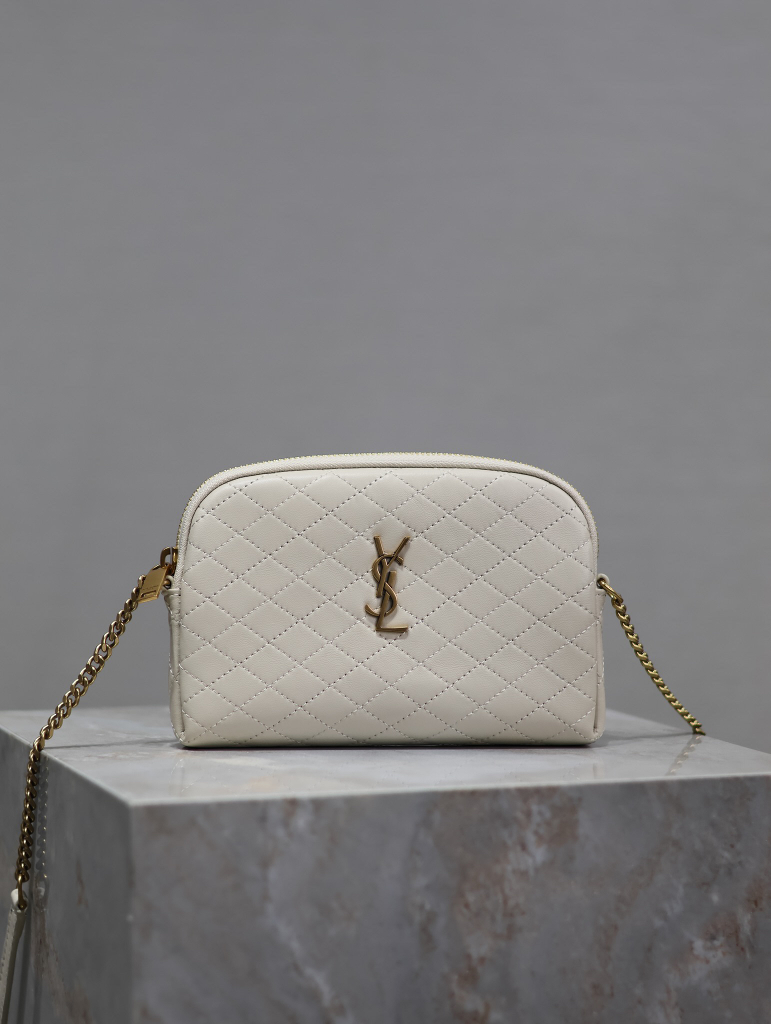 [TOP] Yves Saint Laurent YSL Gaby Chain Bag Lambskin 19x3x3.5cm - White & GHW - 711 Luxury