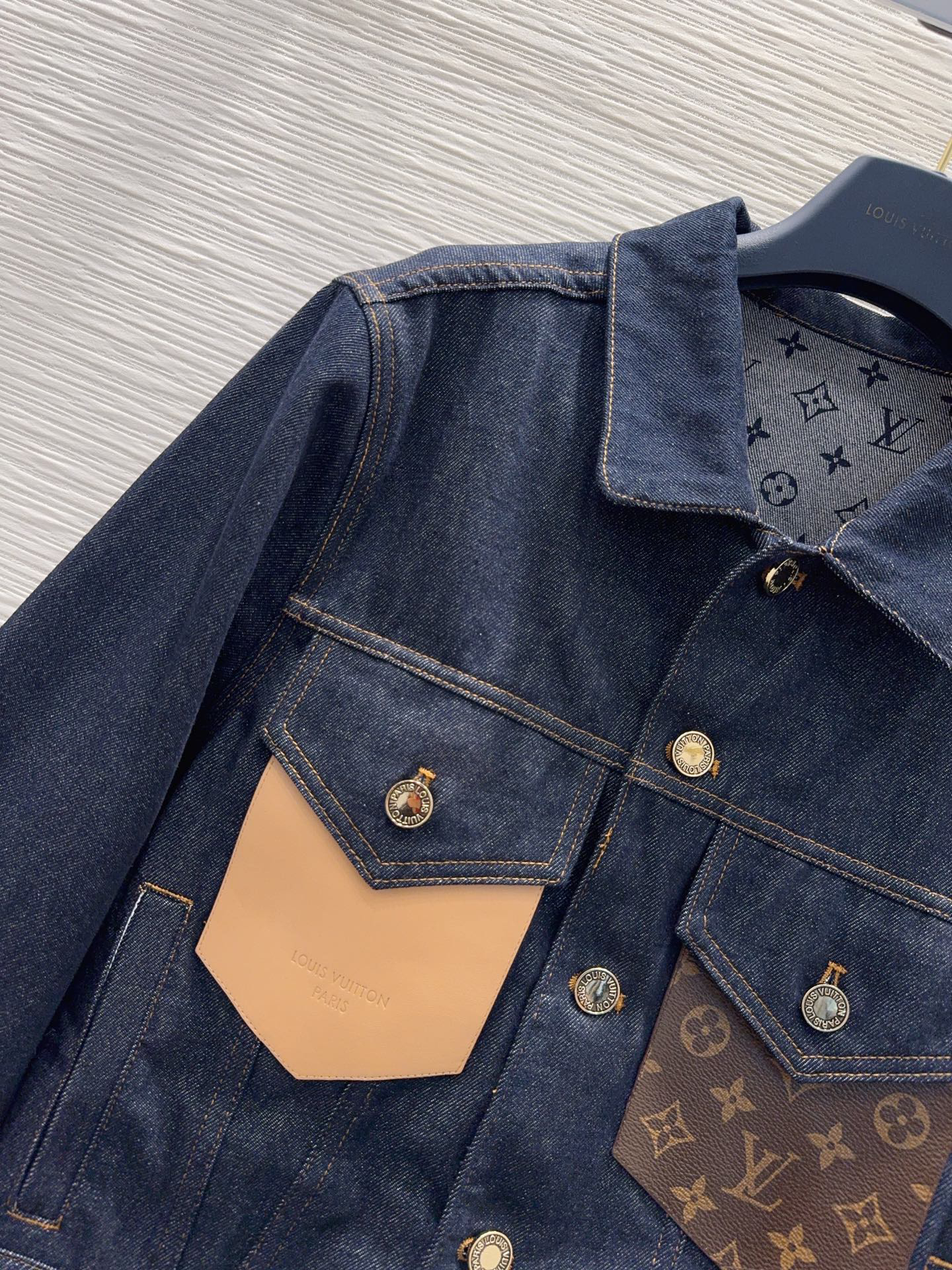 [TOP] Louis Vuitton LV Denim Jacket - Blue