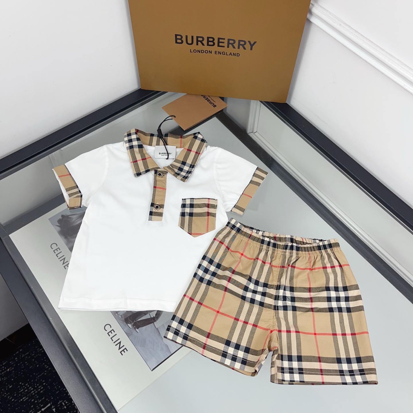 Burberry Unisex Kids White Vintage Check Trim Polo Shirt & Full Plaid Shorts Two Piece Set Boys Girls Baby Infant Sizes 66-110