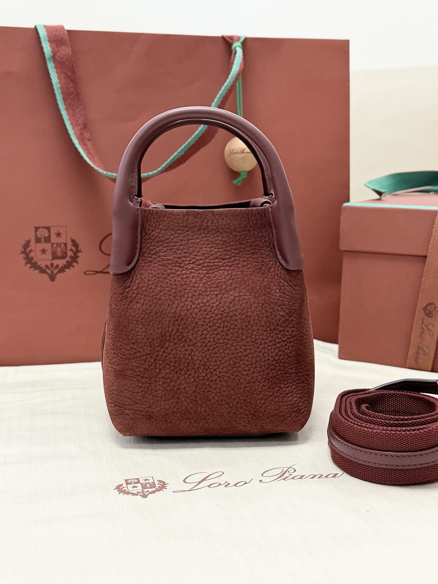 [TOP] Loro Piana  Bucket Bag 13-13-16 cm - Deep Red - 711 Luxury
