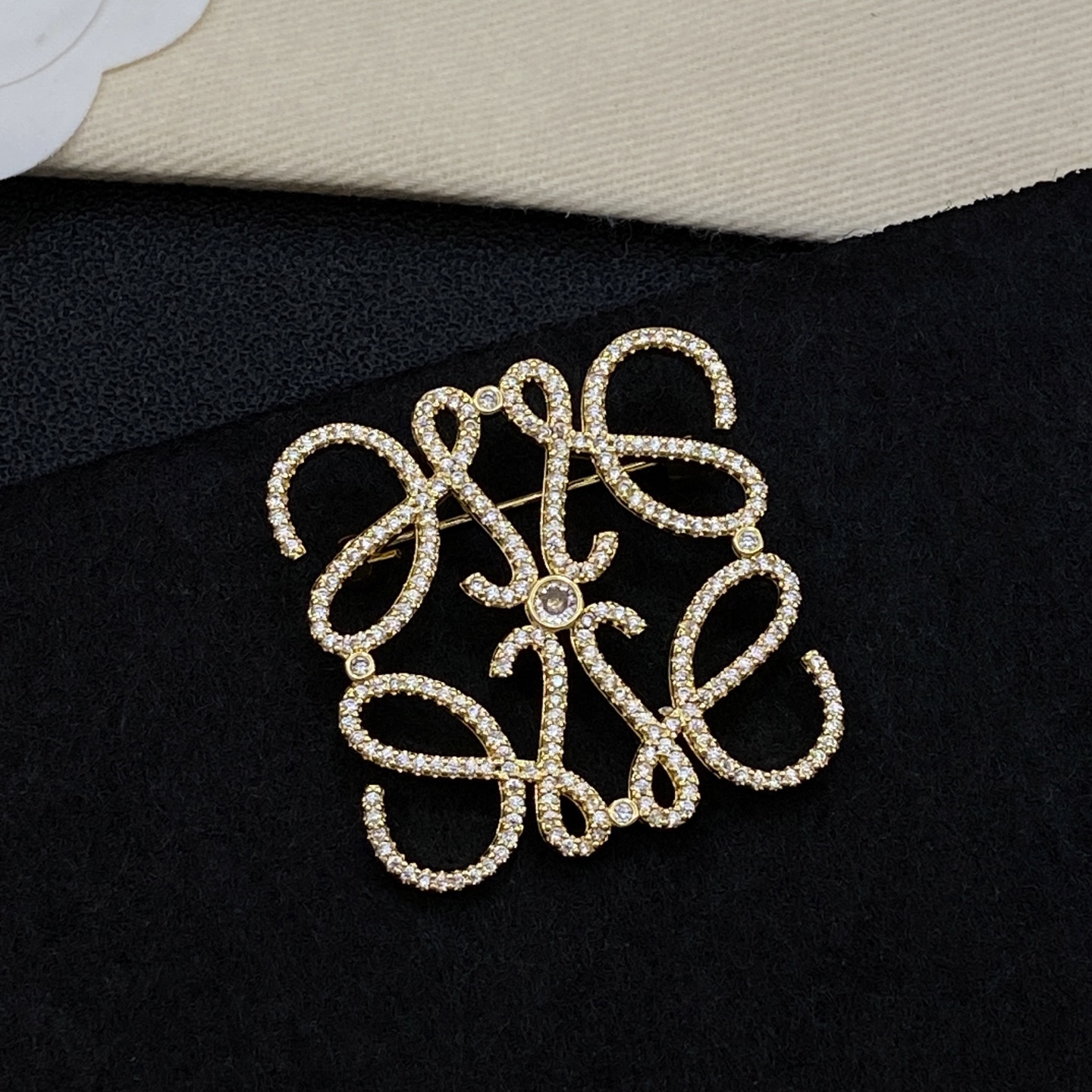 [TOP] LOEWE Brooch - Gold - 711 Luxury