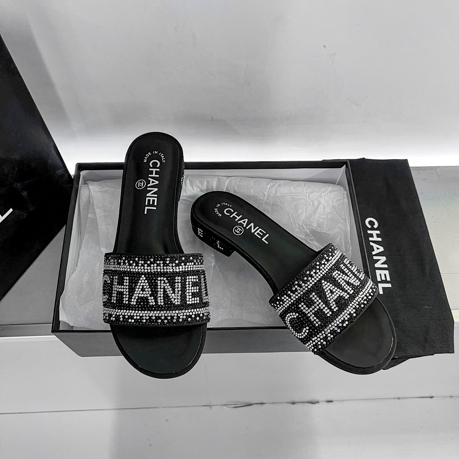 [TOP] CHANEL  Sandal - Black