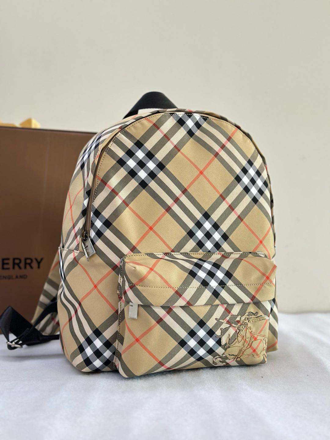 [TOP] BURBERRY Backpack 29 x 11 x 34cm - Khaki - 711 Luxury