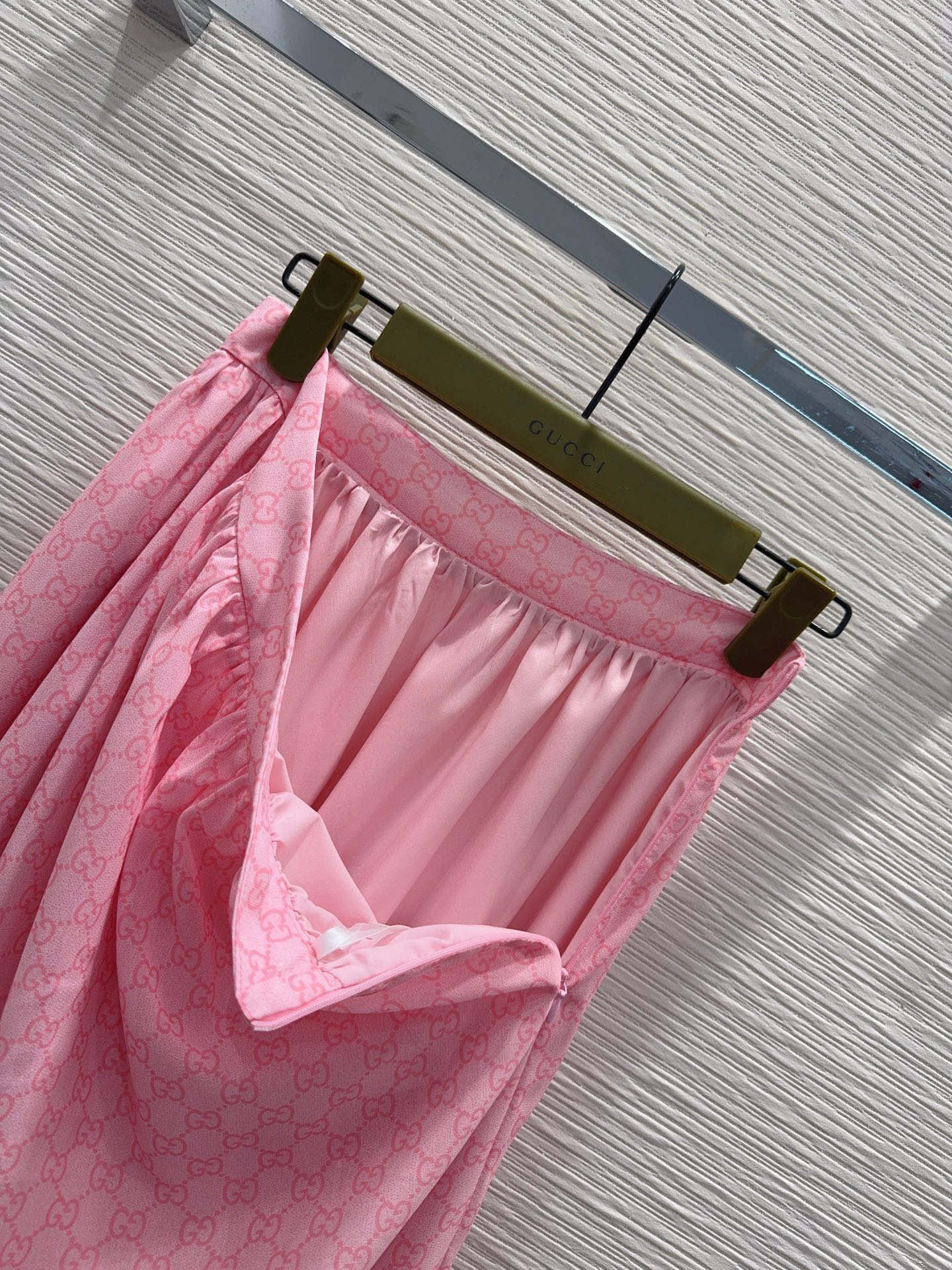 [TOP] GUCCI Shirt + Skirt Set - Pink