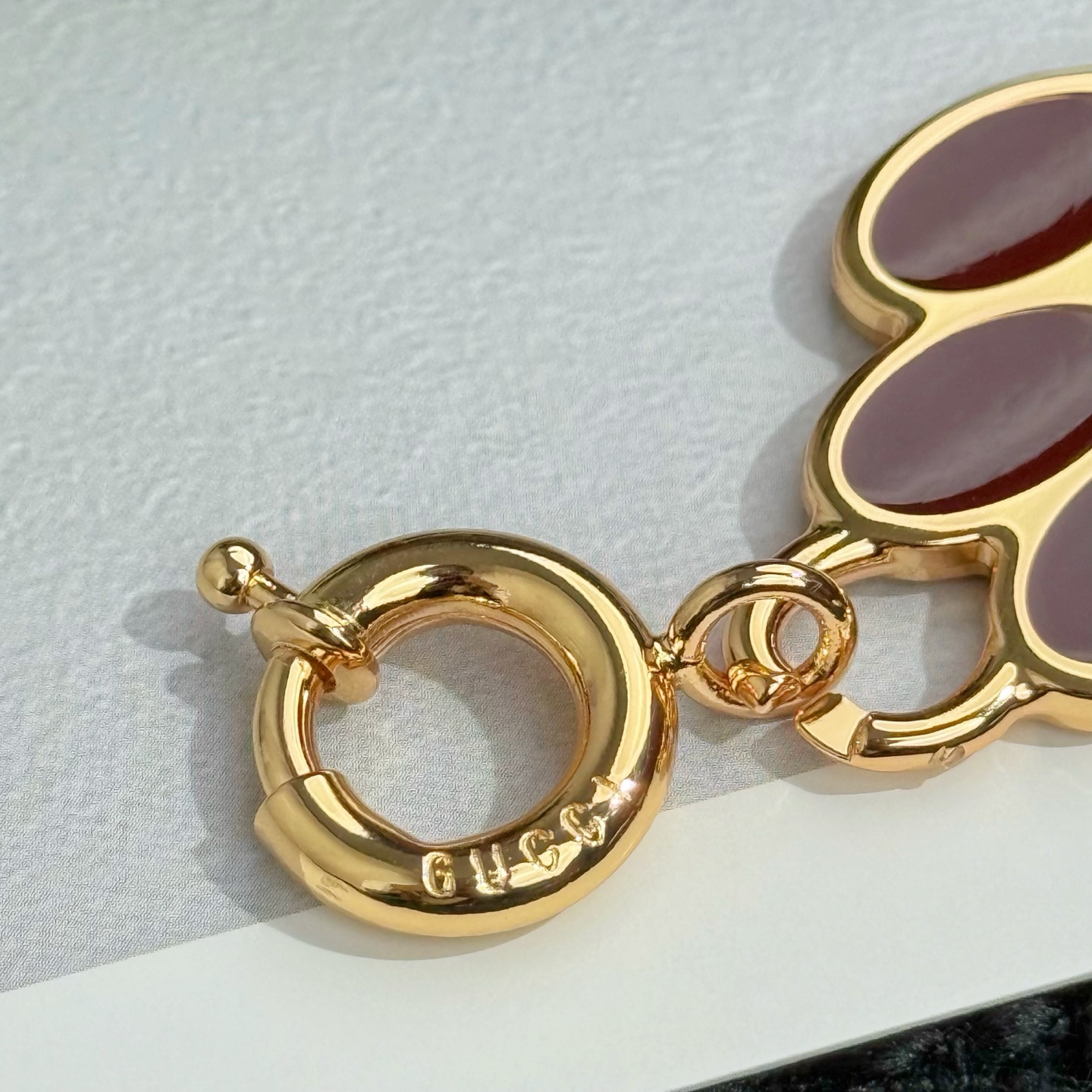 [TOP] GUCCI Dog Paws Key Chain  - Gold