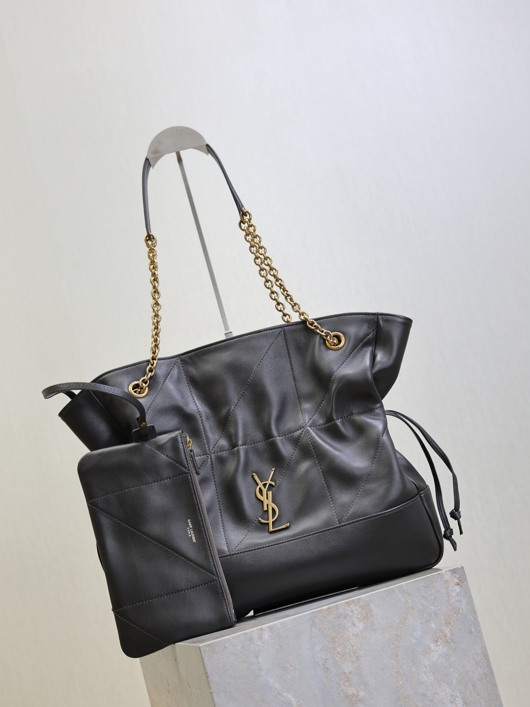 [TOP] Yves Saint Laurent YSL Jamie 4.3 POCHON Bag Lambskin 35x35x10cm - Black & GHW - 711 Luxury
