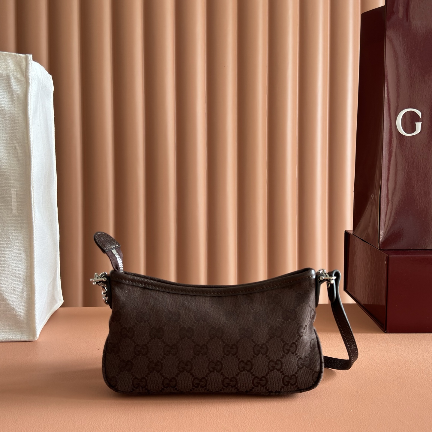 [TOP] GUCCI Generation Bag 21 x 11.5 x 3 cm - Brown - 711 Luxury