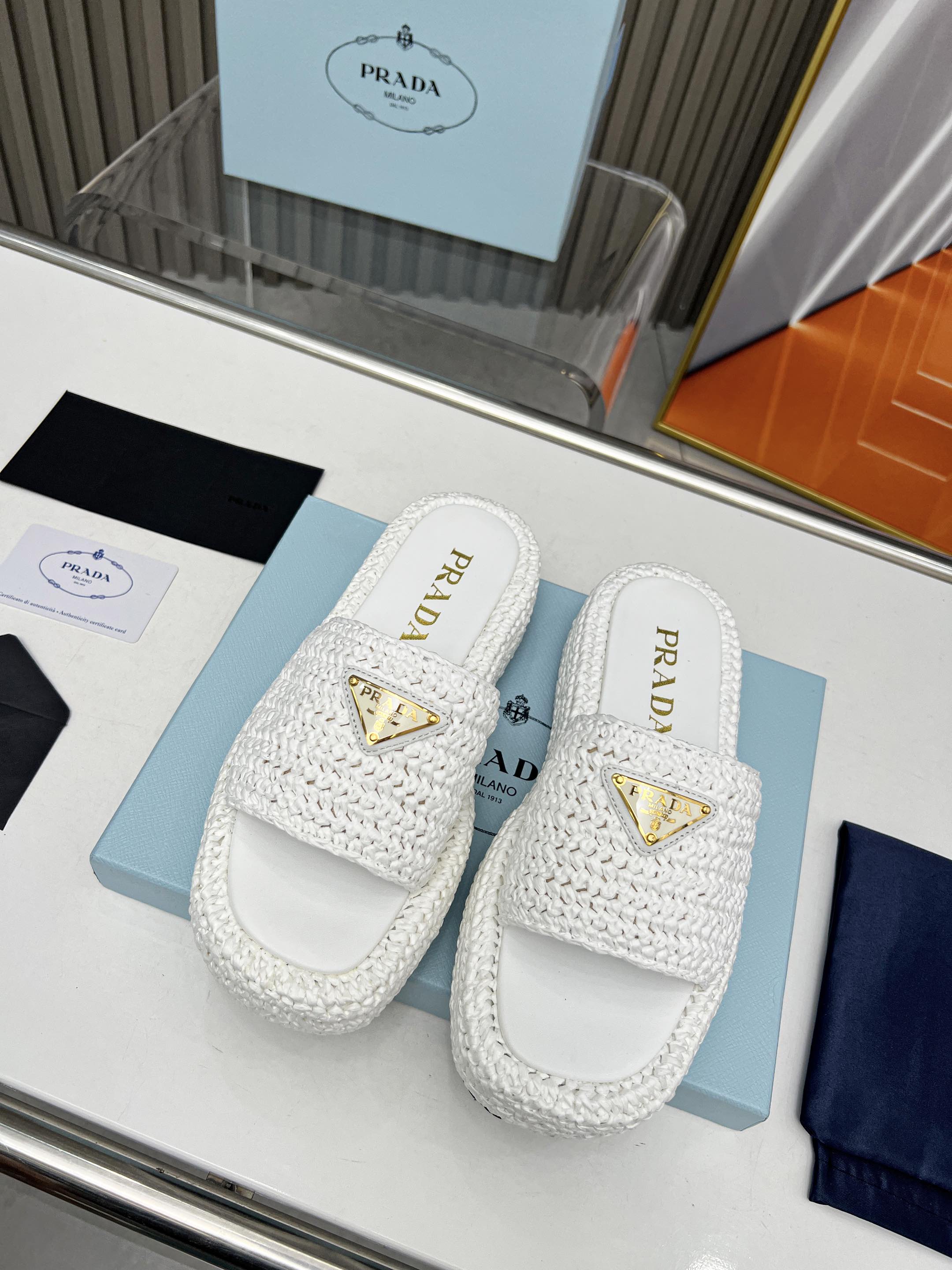 [TOP] PRADA  Platform Sandals - White