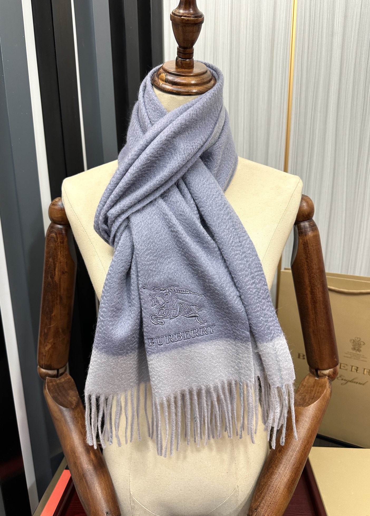 [TOP] BURBERRY Cashmere Scarf -32x200 cm - Blue