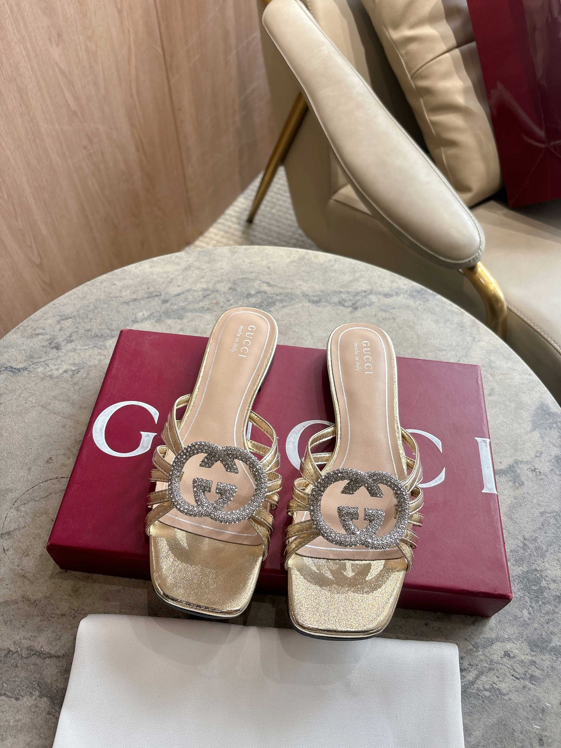 [TOP] GUCCI Flat-soled slippers - Gold - 711 Luxury