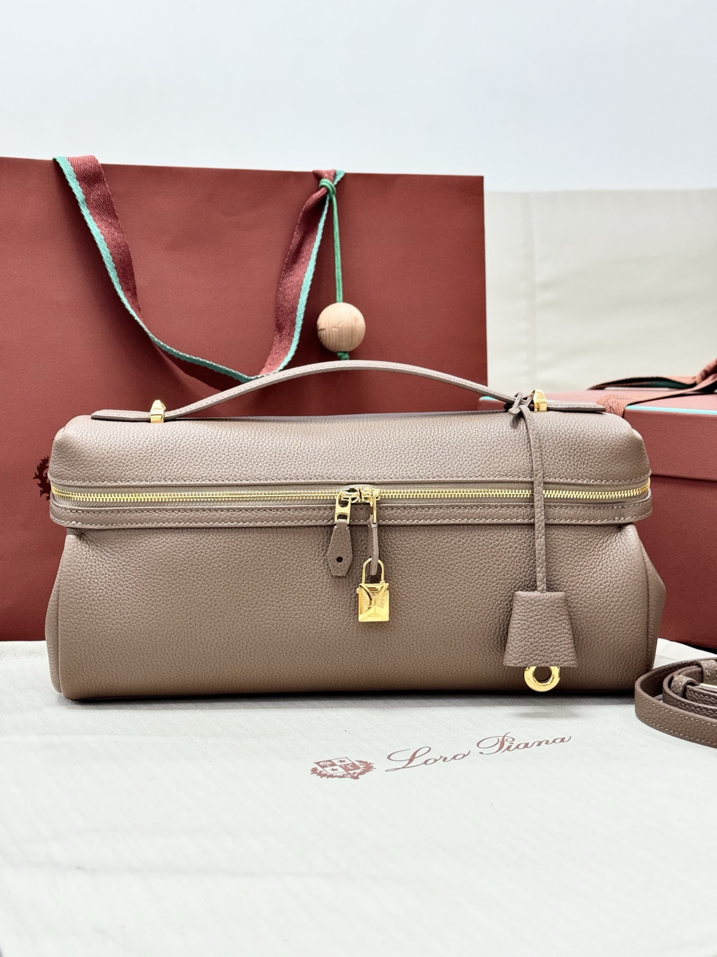 [TOP] Loro Piana Extra Softy Bag L33 Bag 33 x 14 x 9cm - Rocky Gray - 711 Luxury