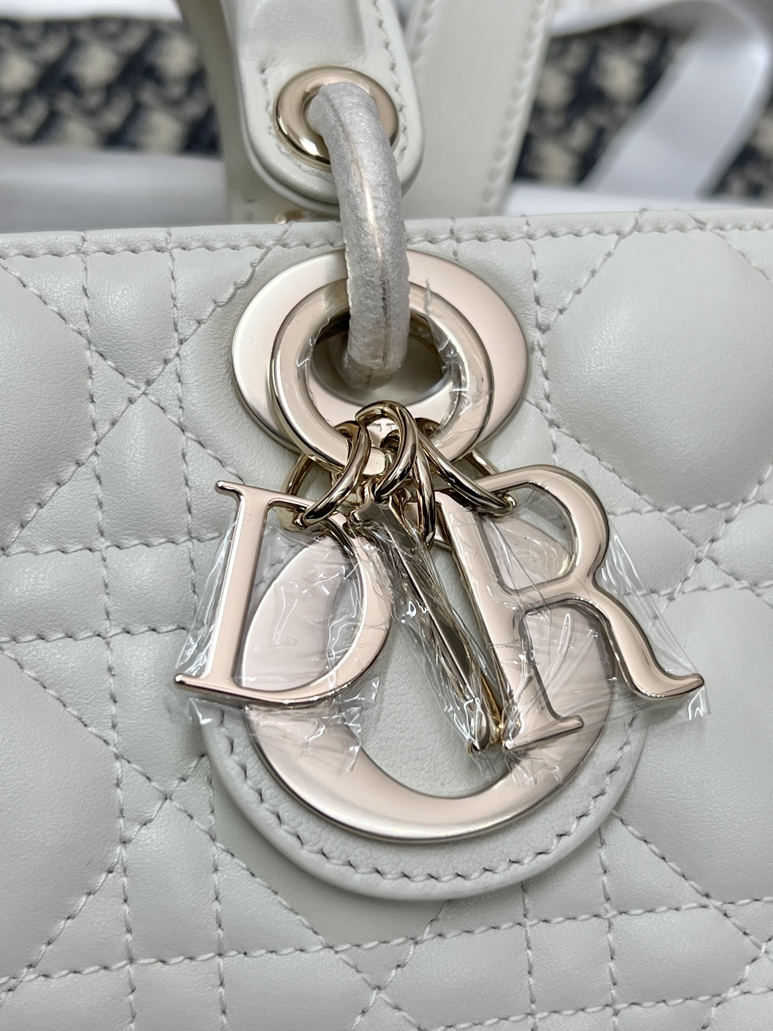 [TOP] Christian Dior Lady D-Joy Bag Lambskin 22x12x6cm - White