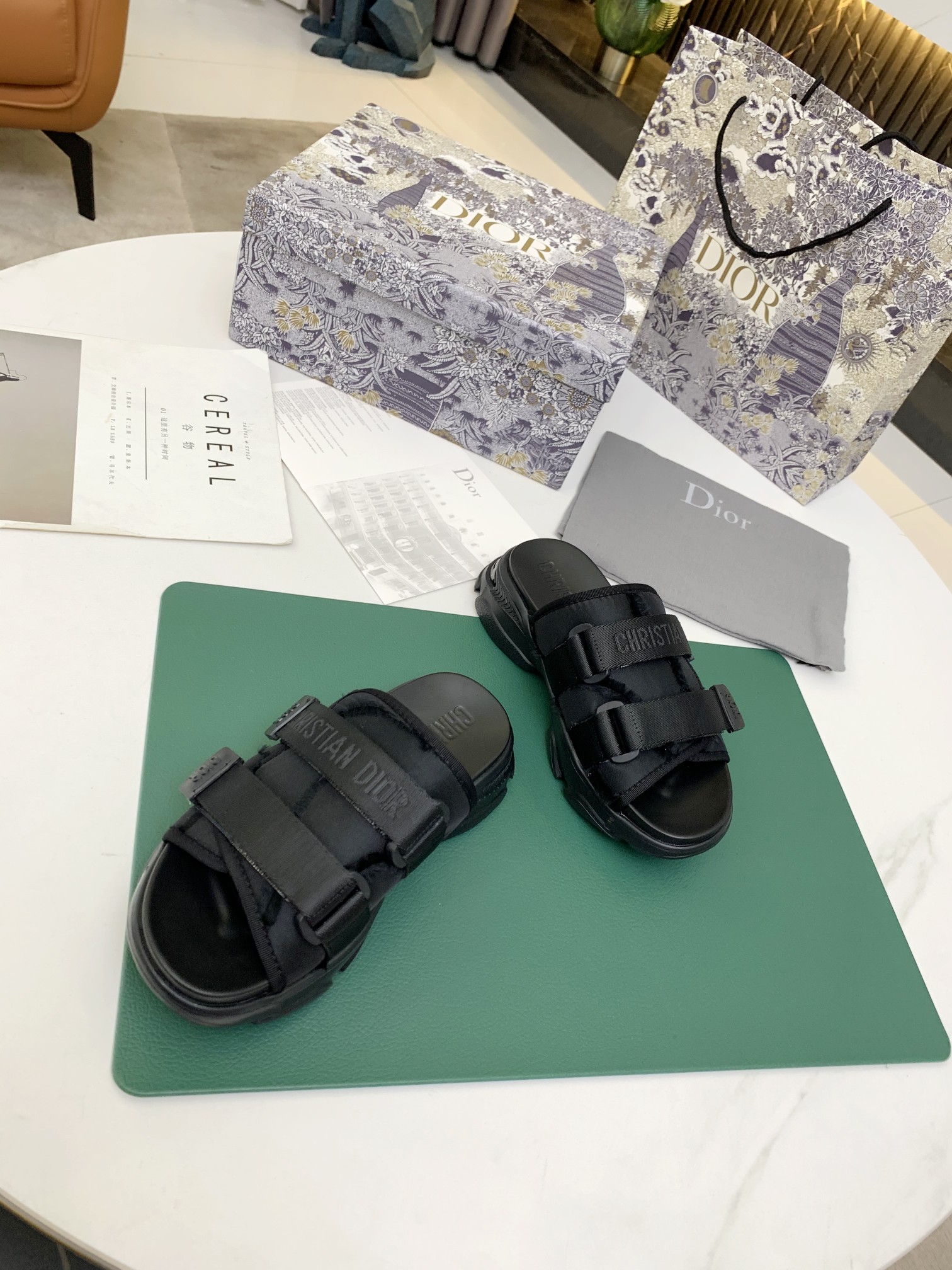 [TOP] Christian Dior Slippers - Black - 711 Luxury