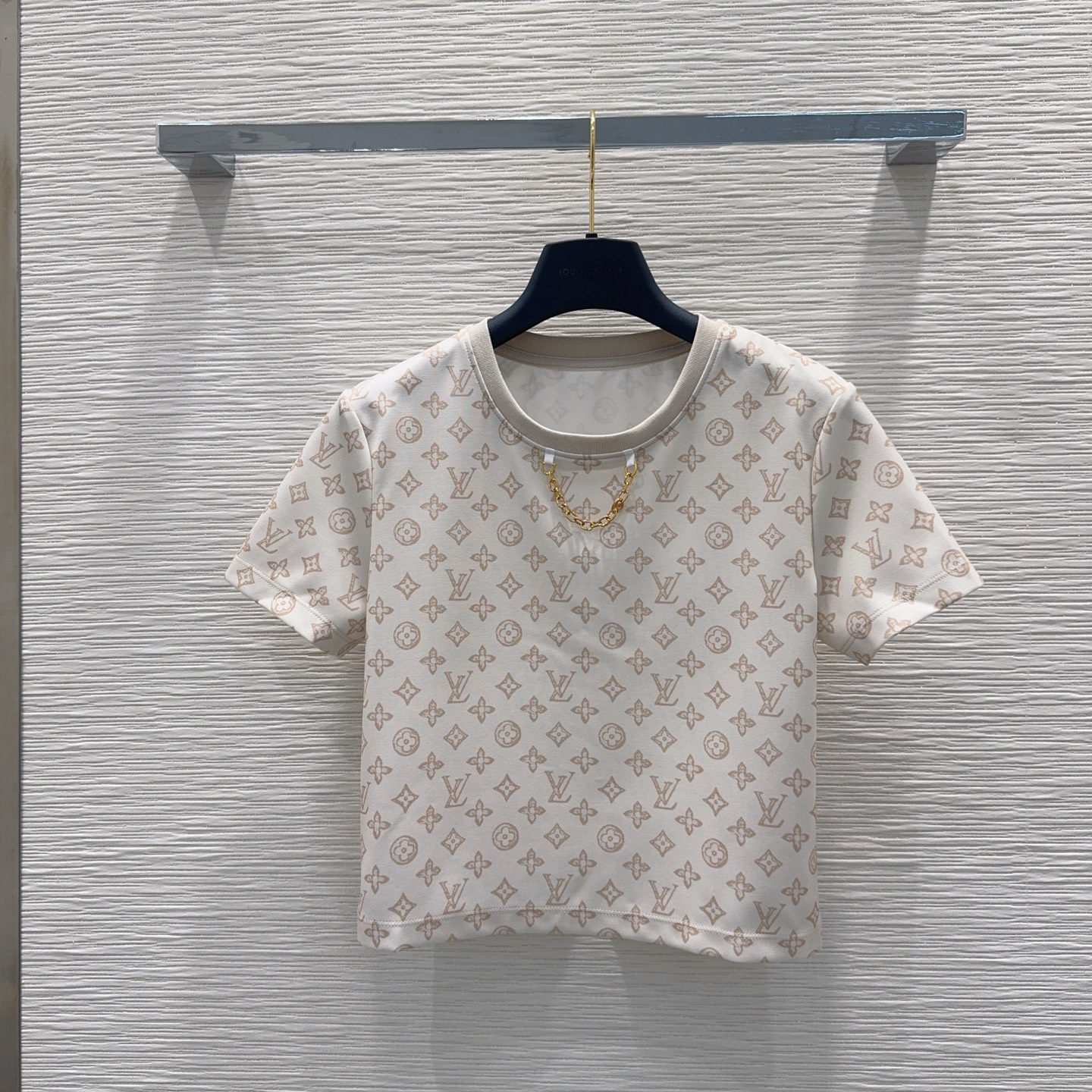 [TOP] Louis Vuitton LV T-shirt + Shorts Set - White