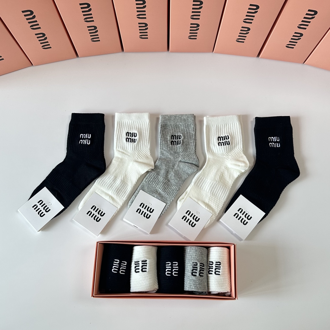 [TOP] Miu Miu Socks - 5 Pieces as a Set - 711 Luxury
