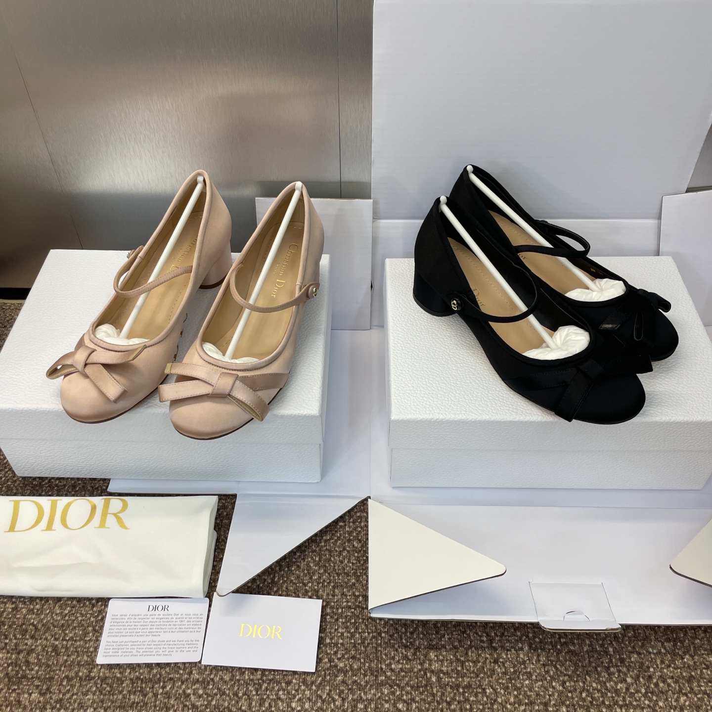 [TOP] Christian Dior Lovely-D Low Heels Pumps - 2 Colors