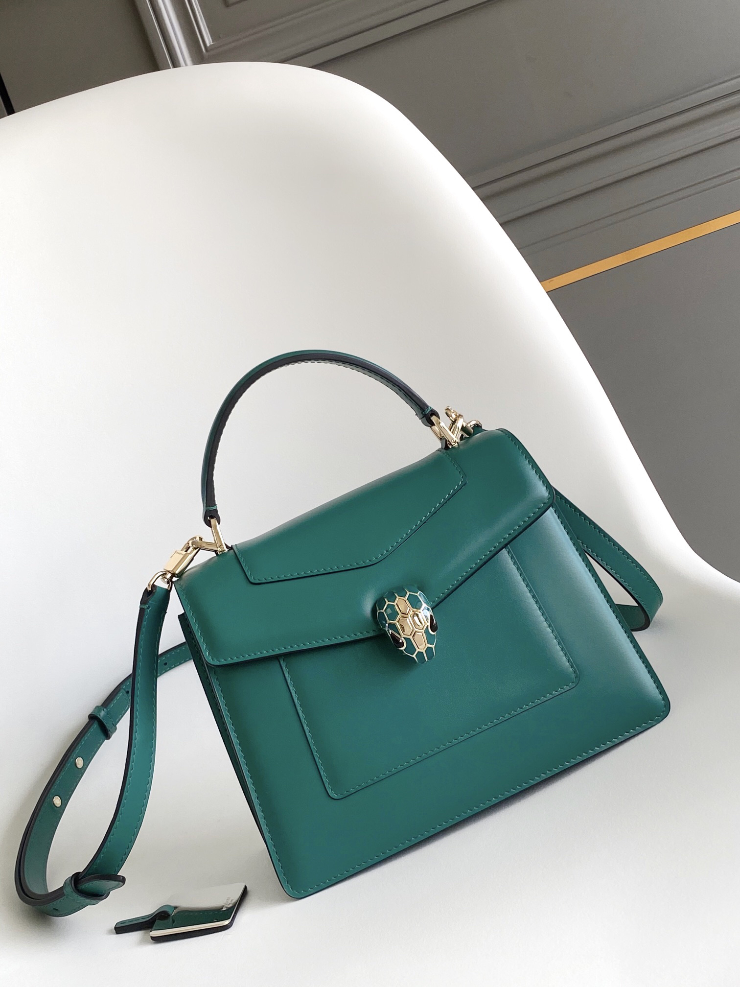 [TOP] BVLGARI Serpenti Forever Bag Calfskin 20.5x15x9cm - Green
