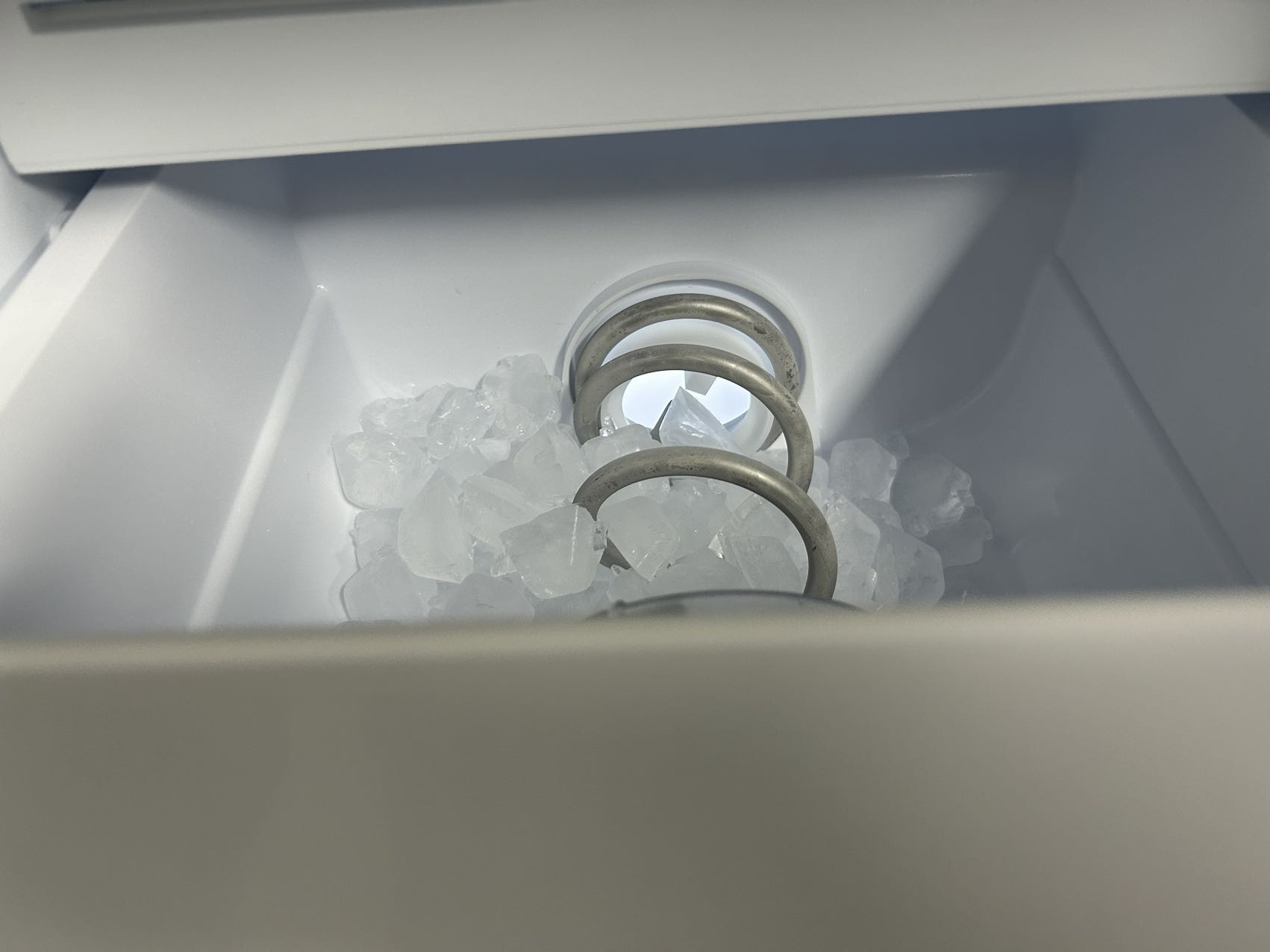 Double door refrigerator with ice making function--1CBM