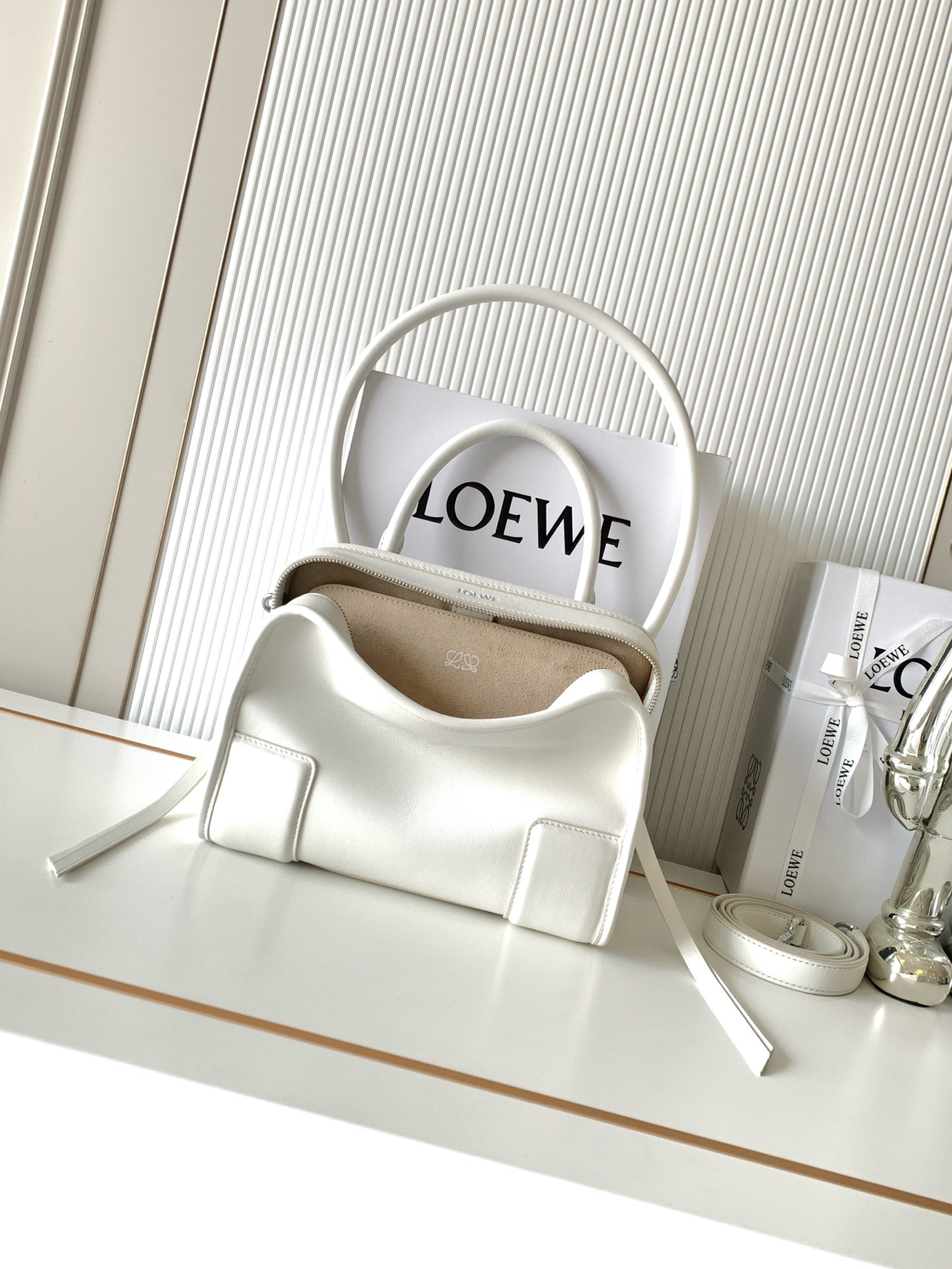[TOP] LOEWE Amazona 180 Bag 24.5*18.5*10 CM - White - 711 Luxury