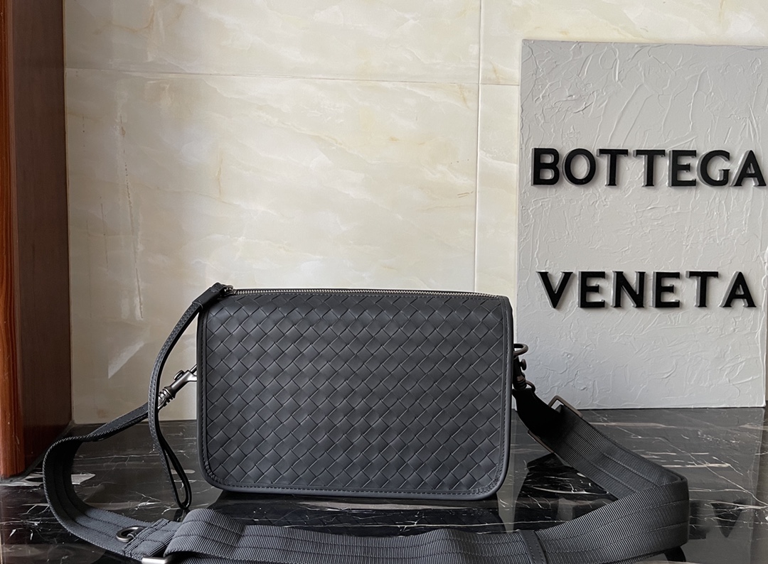 [TOP] Bottega Veneta BV Men's Cowhide Bag 25x15x6cm - Black - 711 Luxury