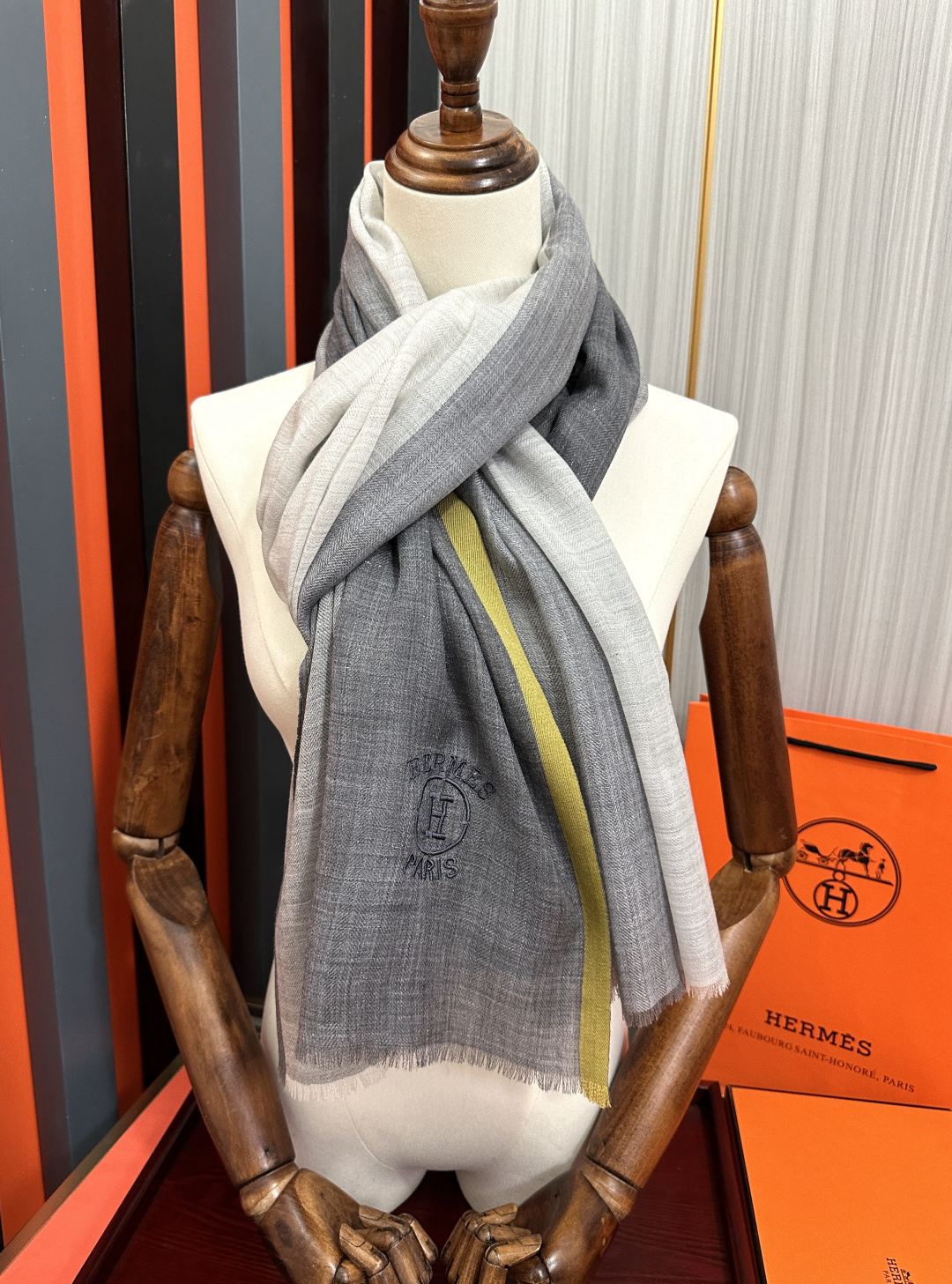 [TOP] HERMES Scarf 90x210cm - Grey - 711 Luxury