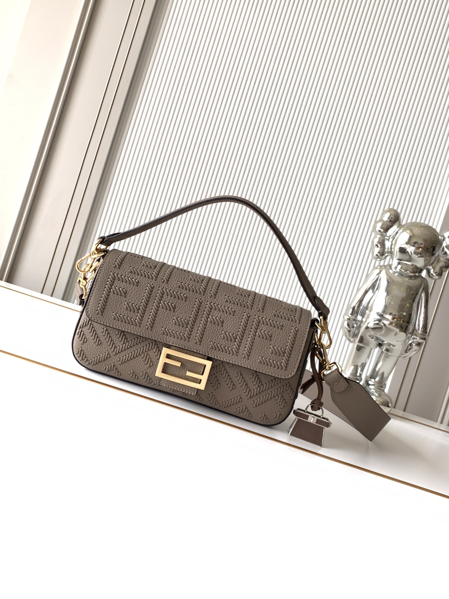 [TOP] FENDI Baguette Bag 27-6-15cm - Gray - 711 Luxury