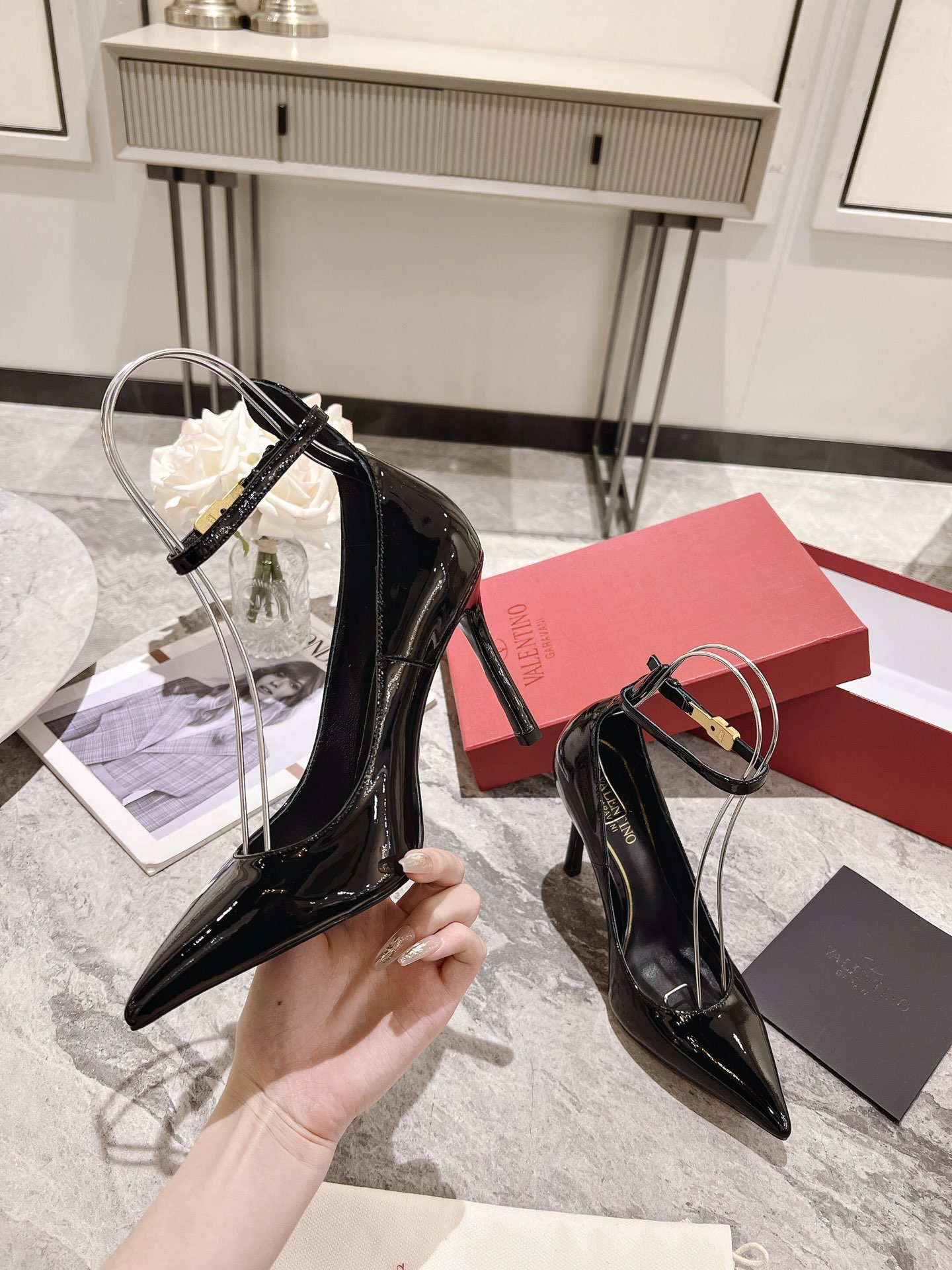 [TOP] VALENTINO High-heeled Shoes  - Black - 711 Luxury