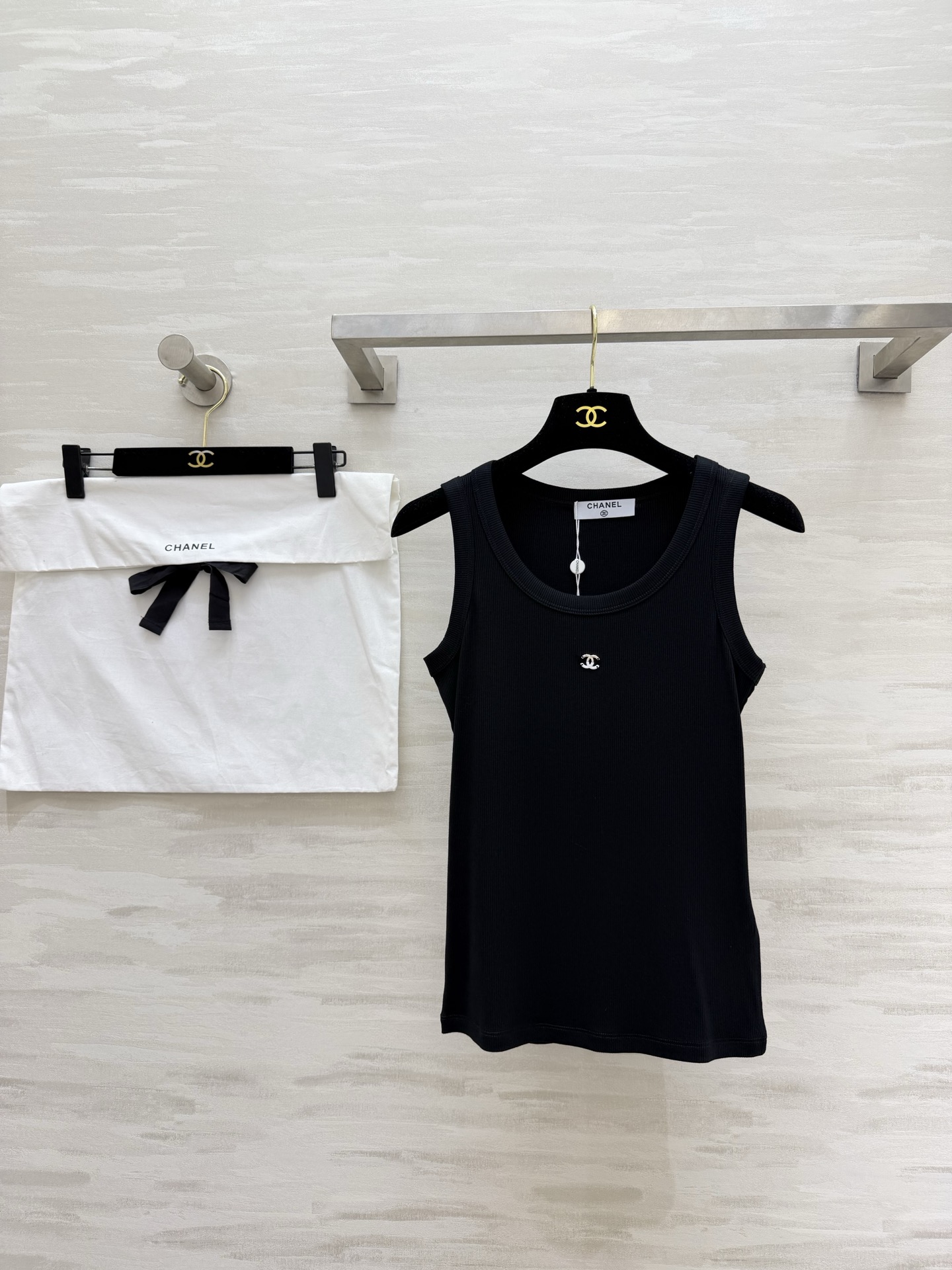 [TOP] CHANEL Vest - Black - 711 Luxury