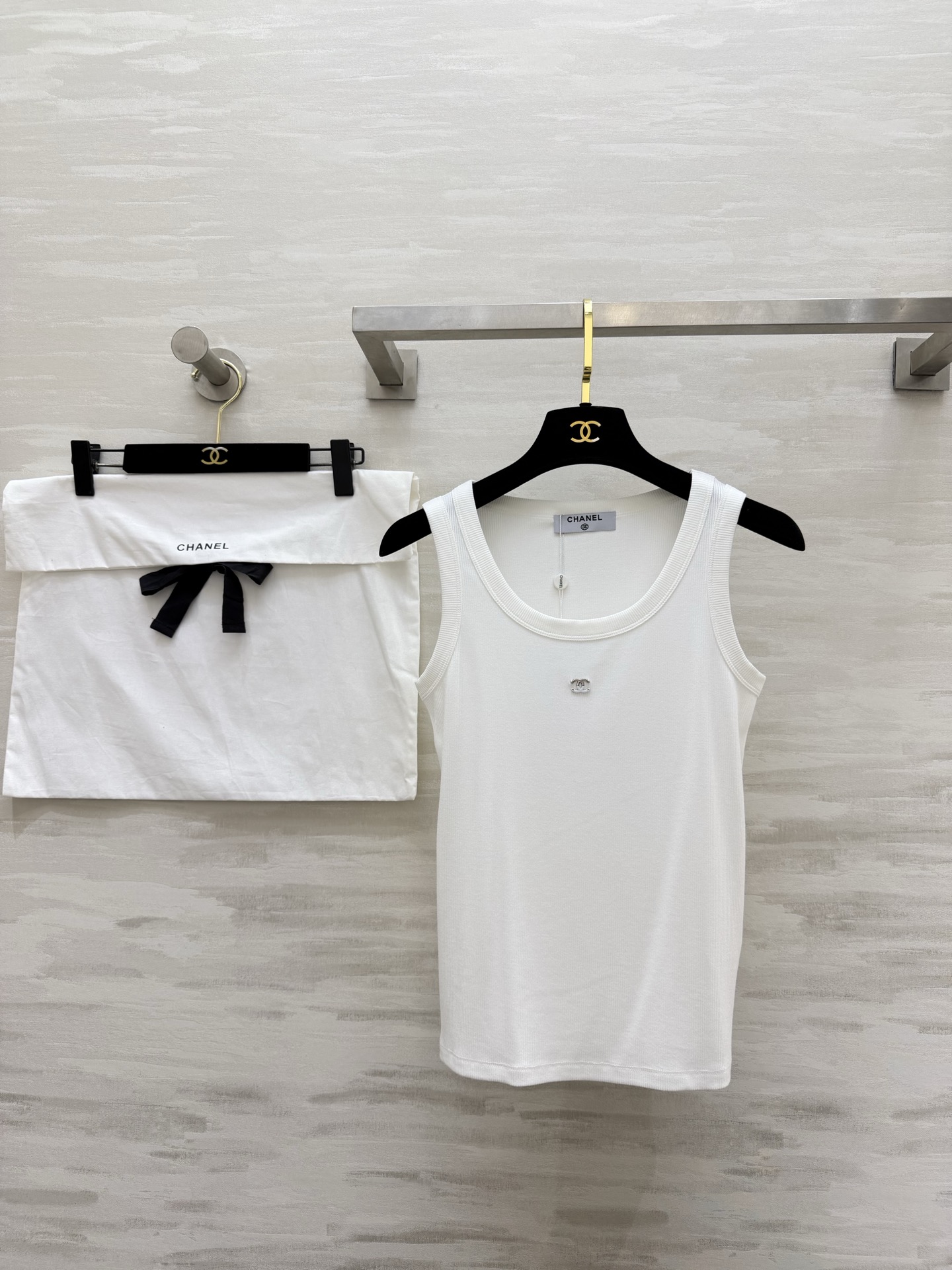 [TOP] CHANEL Vest - White - 711 Luxury