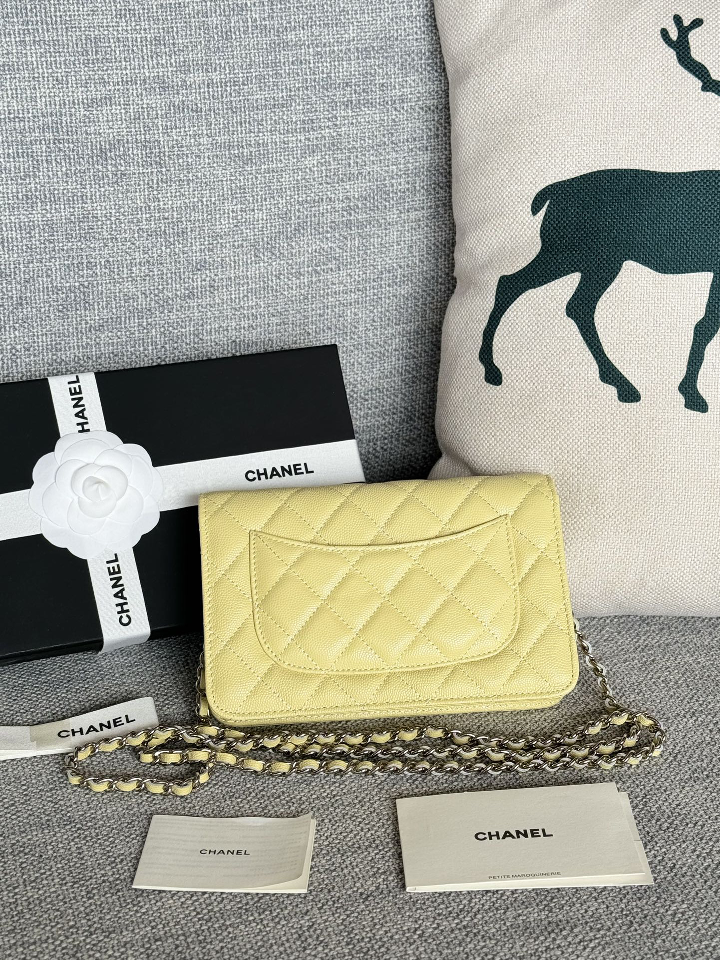 [TOP] CHANEL Woc Bag Cowhide 19x12x3cm - Yellow & SHW - 711 Luxury