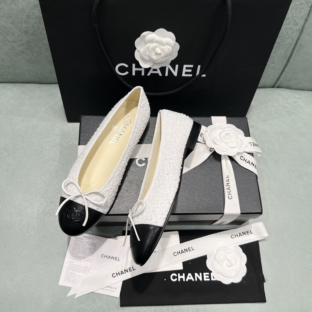 [TOP] CHANEL Flats - White - 711 Luxury