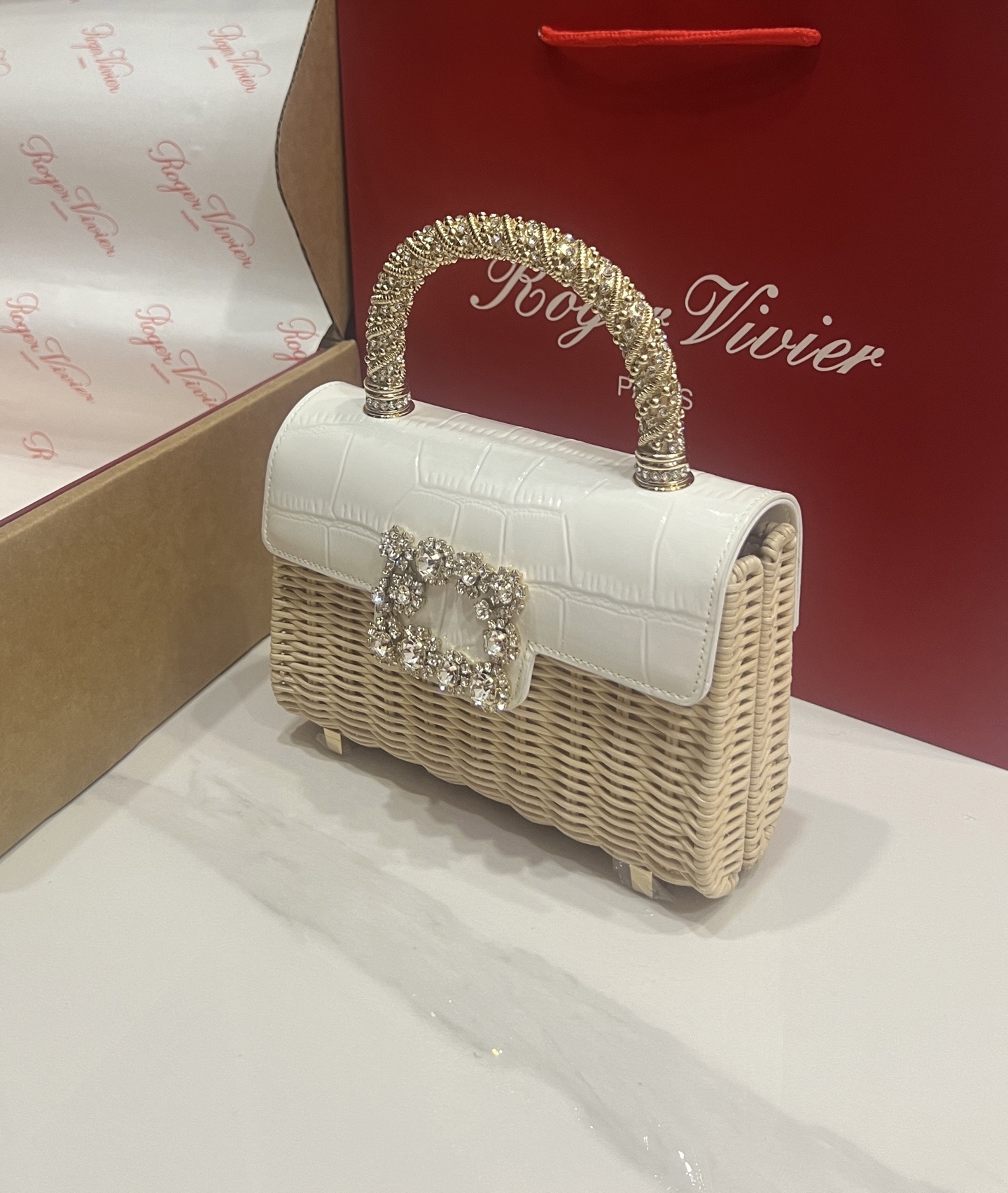 [TOP] ROGER VIVIER Diamond Bag 19-4-13 CM - White - 711 Luxury