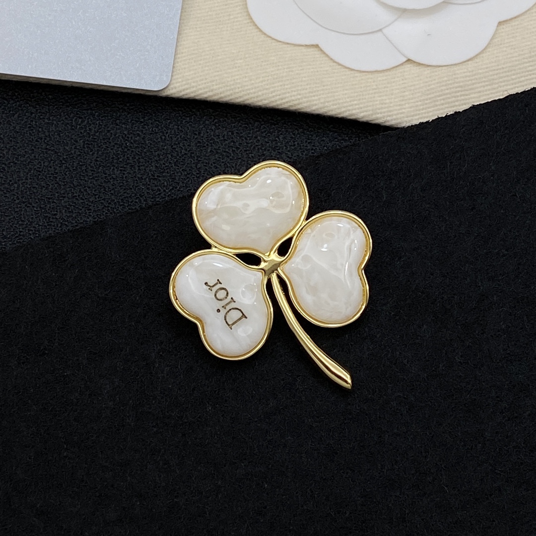 [TOP] Christian Dior Brooch - Gold