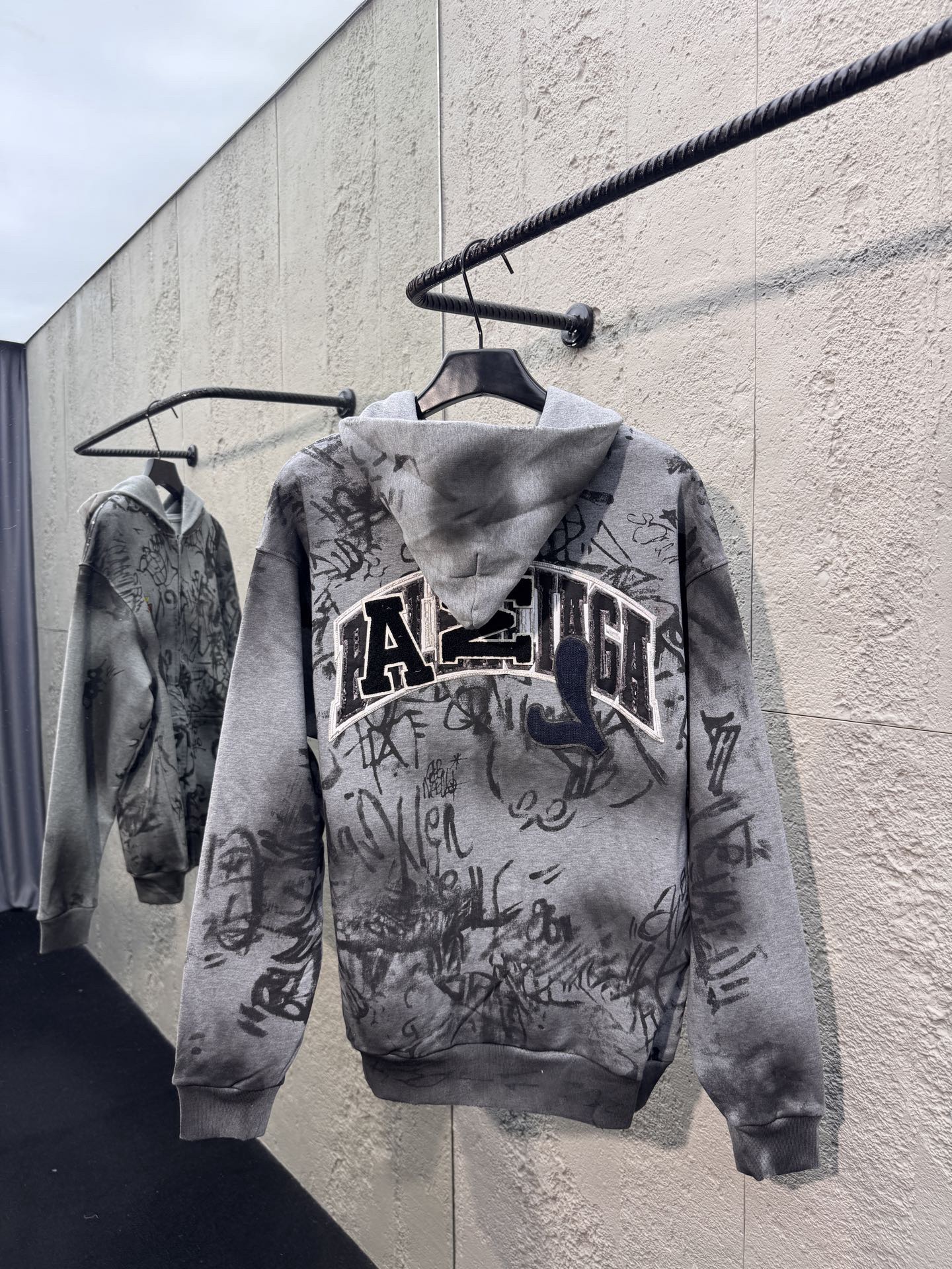 [TOP] BALENCIAGA Balenciaga x Manchester United Zip-Up Hoodie - 3 Colour - 711 Luxury