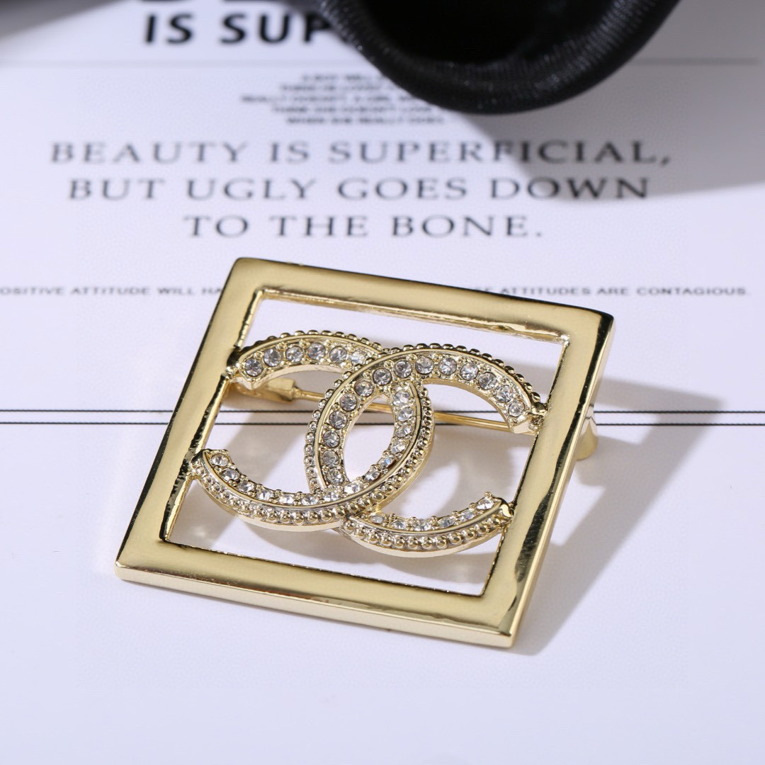 [TOP] CHANEL Brooch - Gold