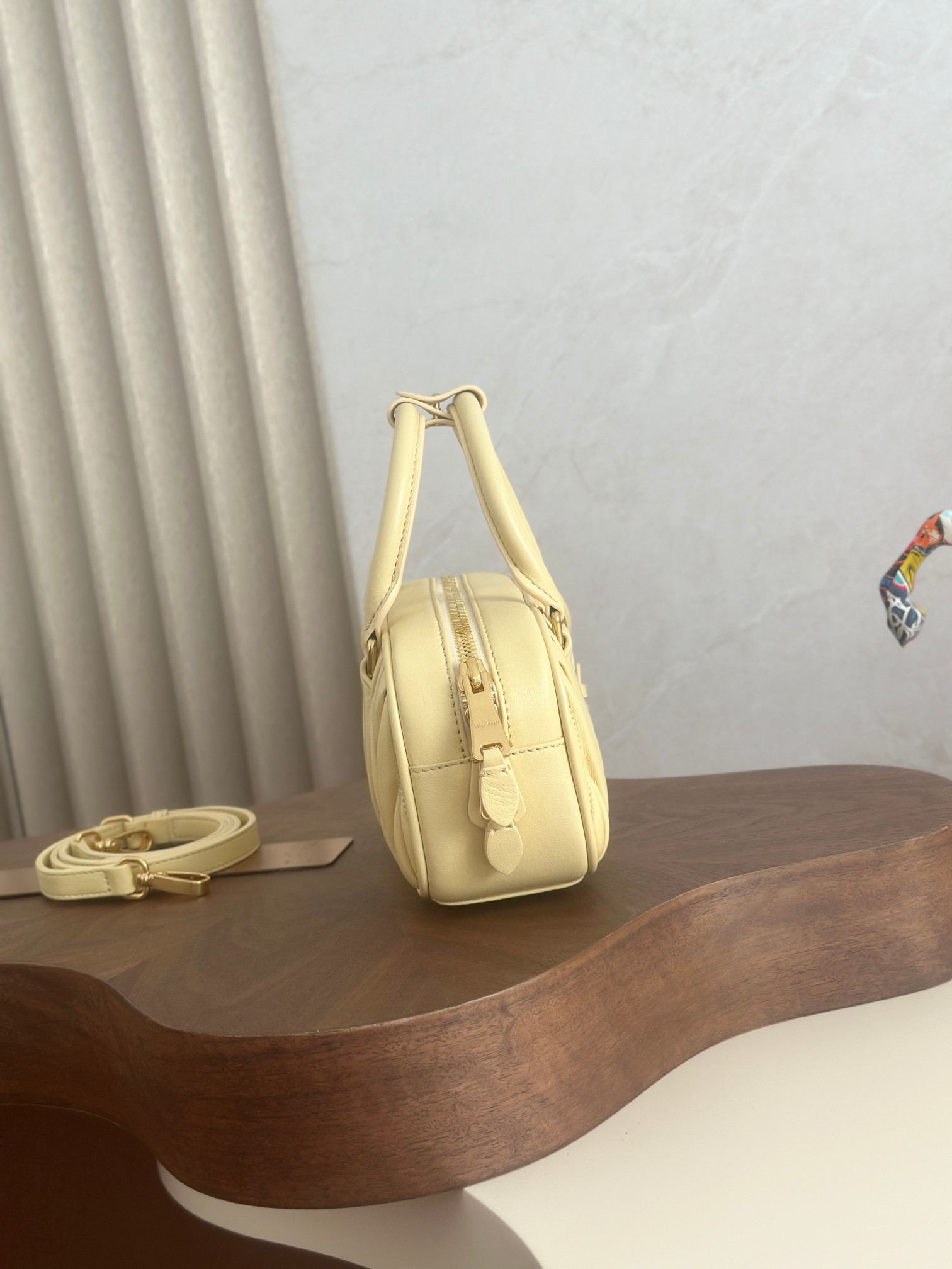 [TOP] Miu Miu Bowling Bag Lambskin 22x10.5x7.5cm - Yellow - 711 Luxury