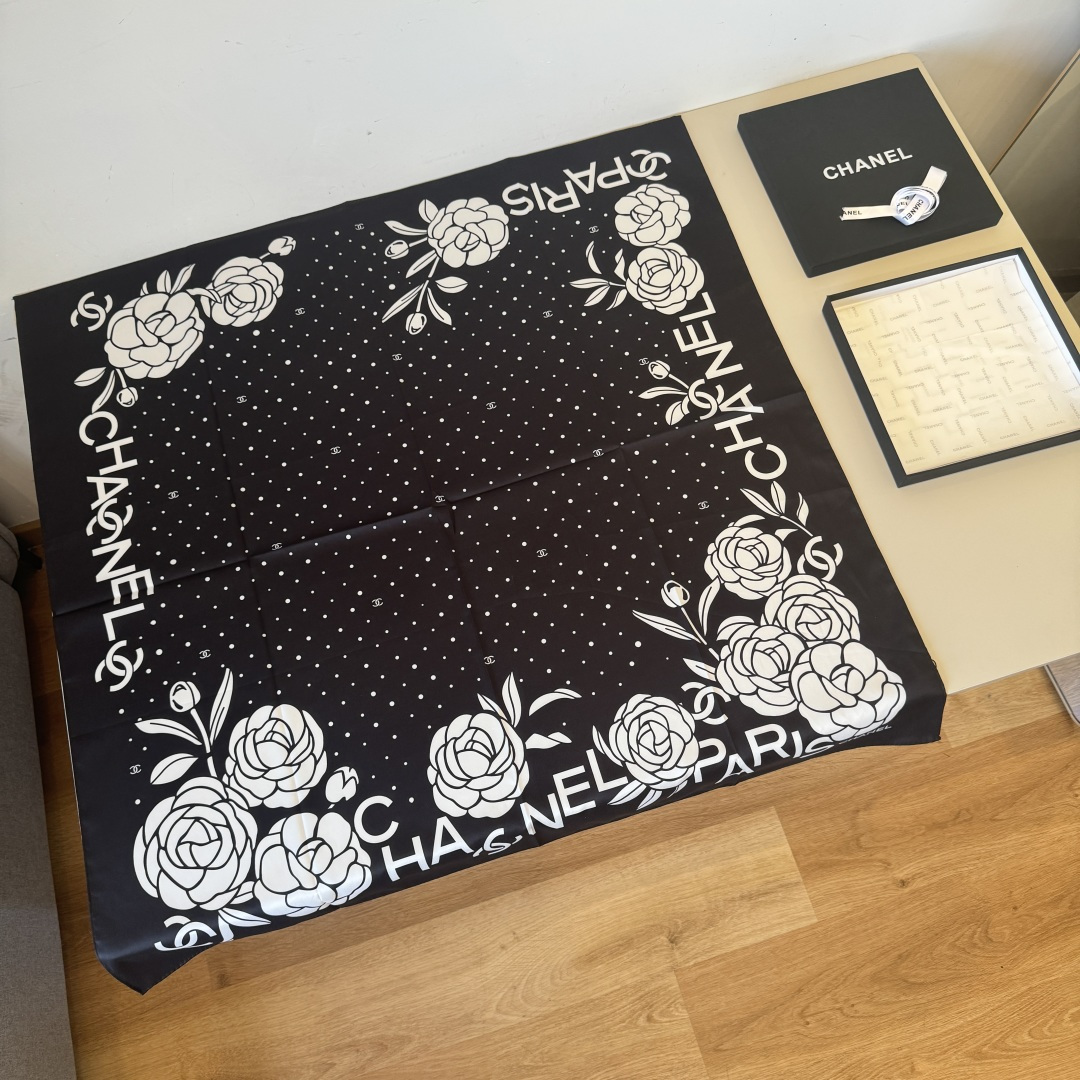 [TOP] Chanel Silk Scarf 90x90cm - 2 Colors