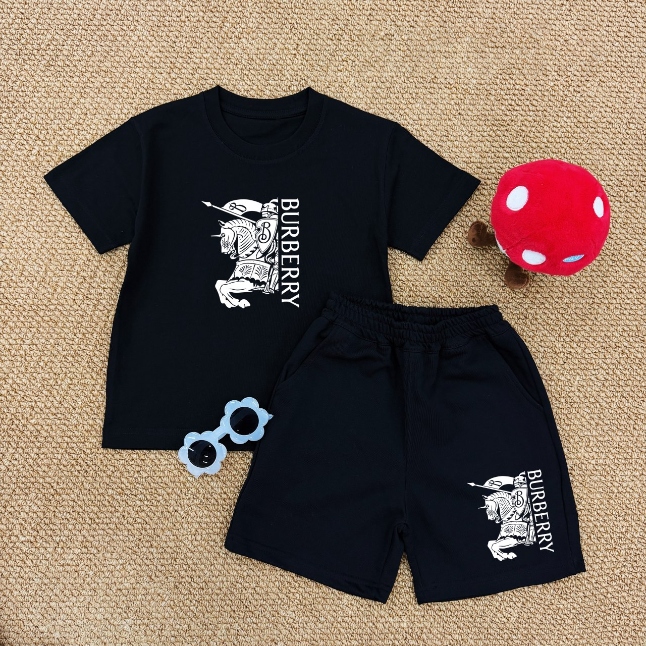 Burberry Unisex Kids Short Sleeve T Shirt & Equestrian Knight Print Sweat Shorts Two Piece Matching Set Boys Girls Sizes 90-150