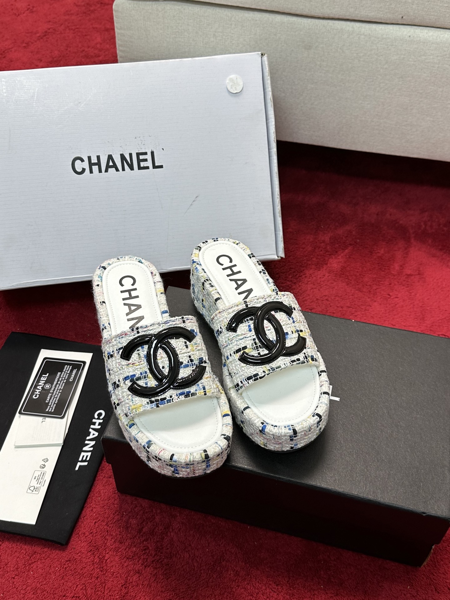 [TOP] CHANEL Sandals - White