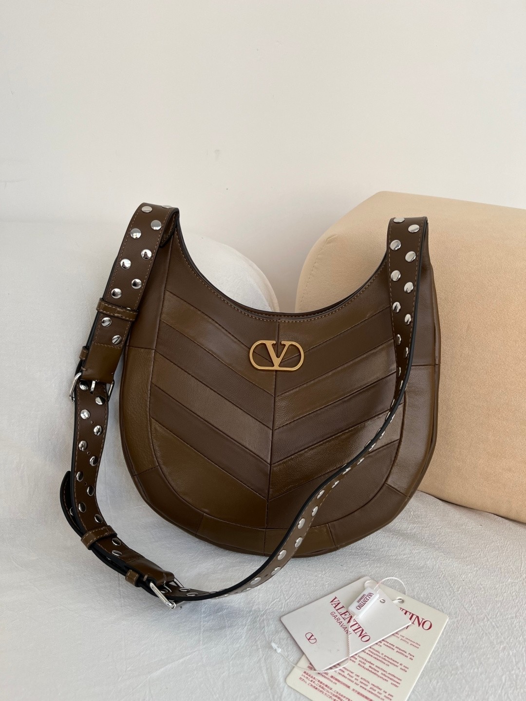 [TOP] VALENTINO Garavani HOBO Bag 28 X  21.5 X  3 cm - Brown - 711 Luxury