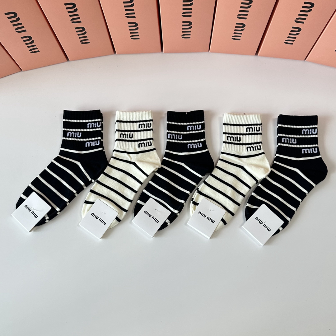 [TOP] Miu Miu Socks - 5 Pieces as a Set - 711 Luxury