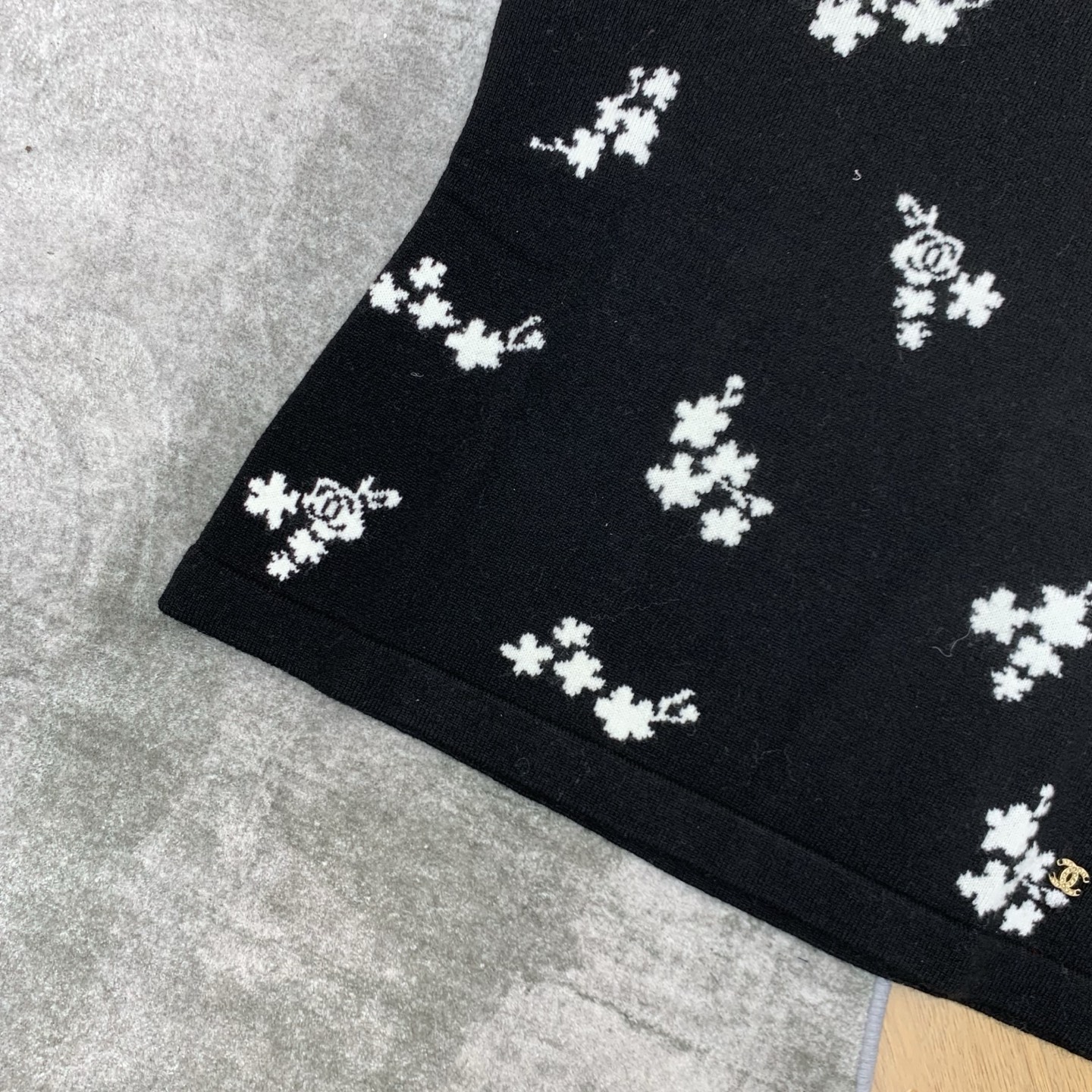[TOP] CHANEL Knitted Vest - 2 Colors
