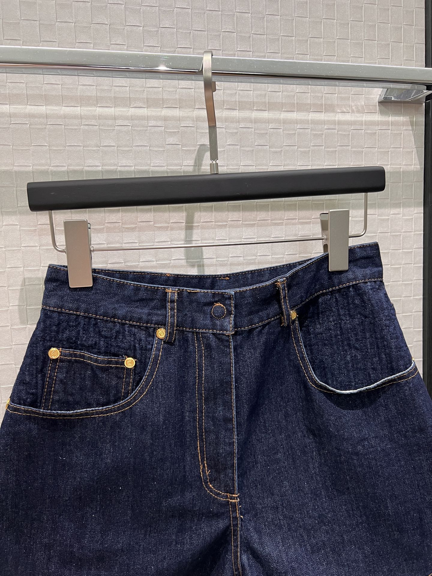 [TOP] FENDI Denim Shorts - Blue