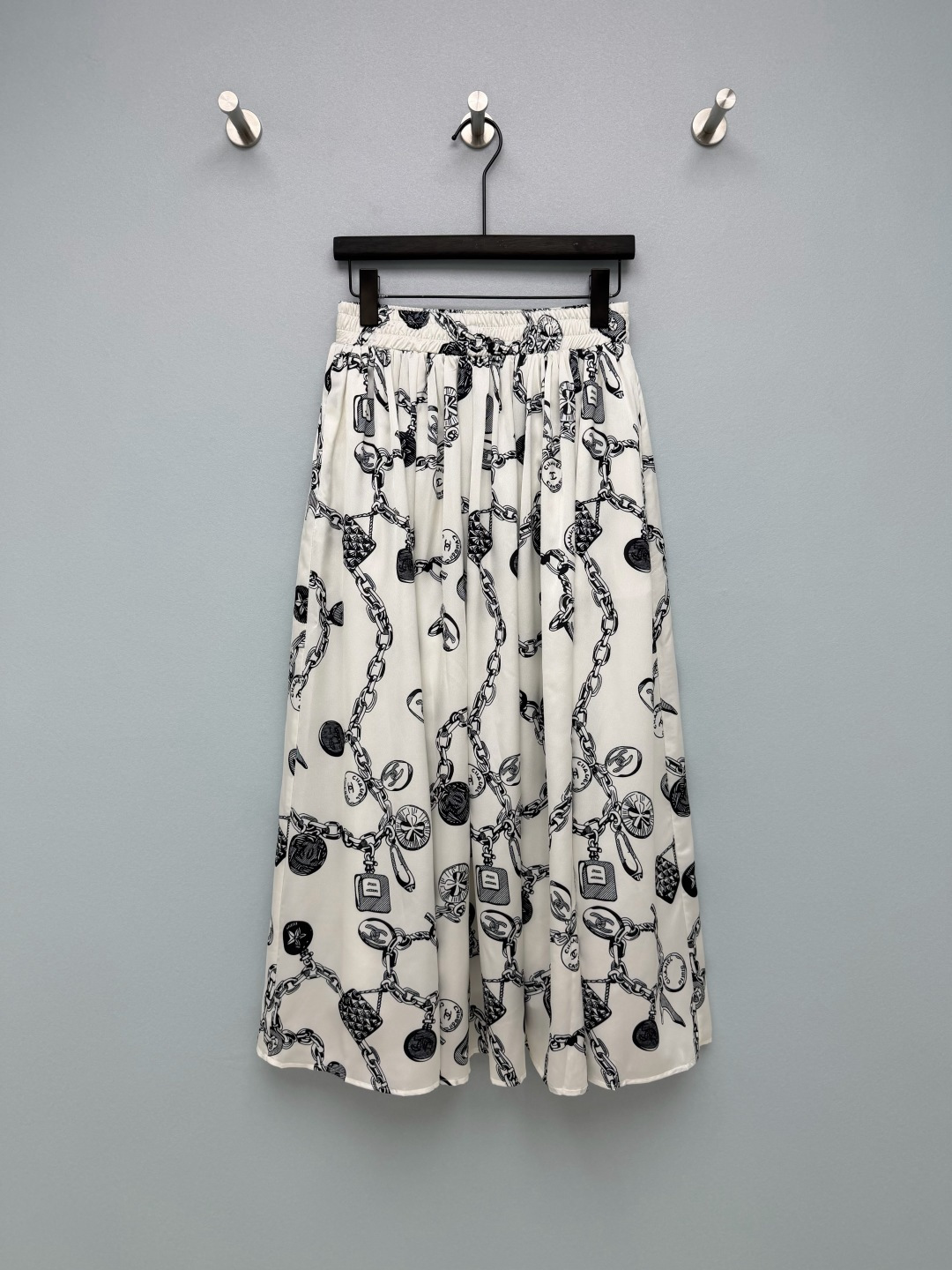 [TOP] CHANEL  Printed Pants - White - 711 Luxury