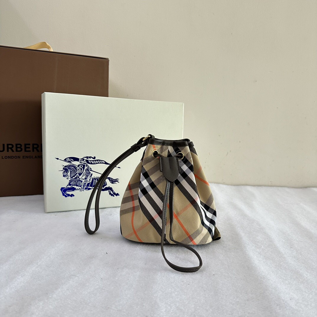[TOP] BURBERRY Plaid Bag 16 x 10.5 x 18cm - Khaki - 711 Luxury