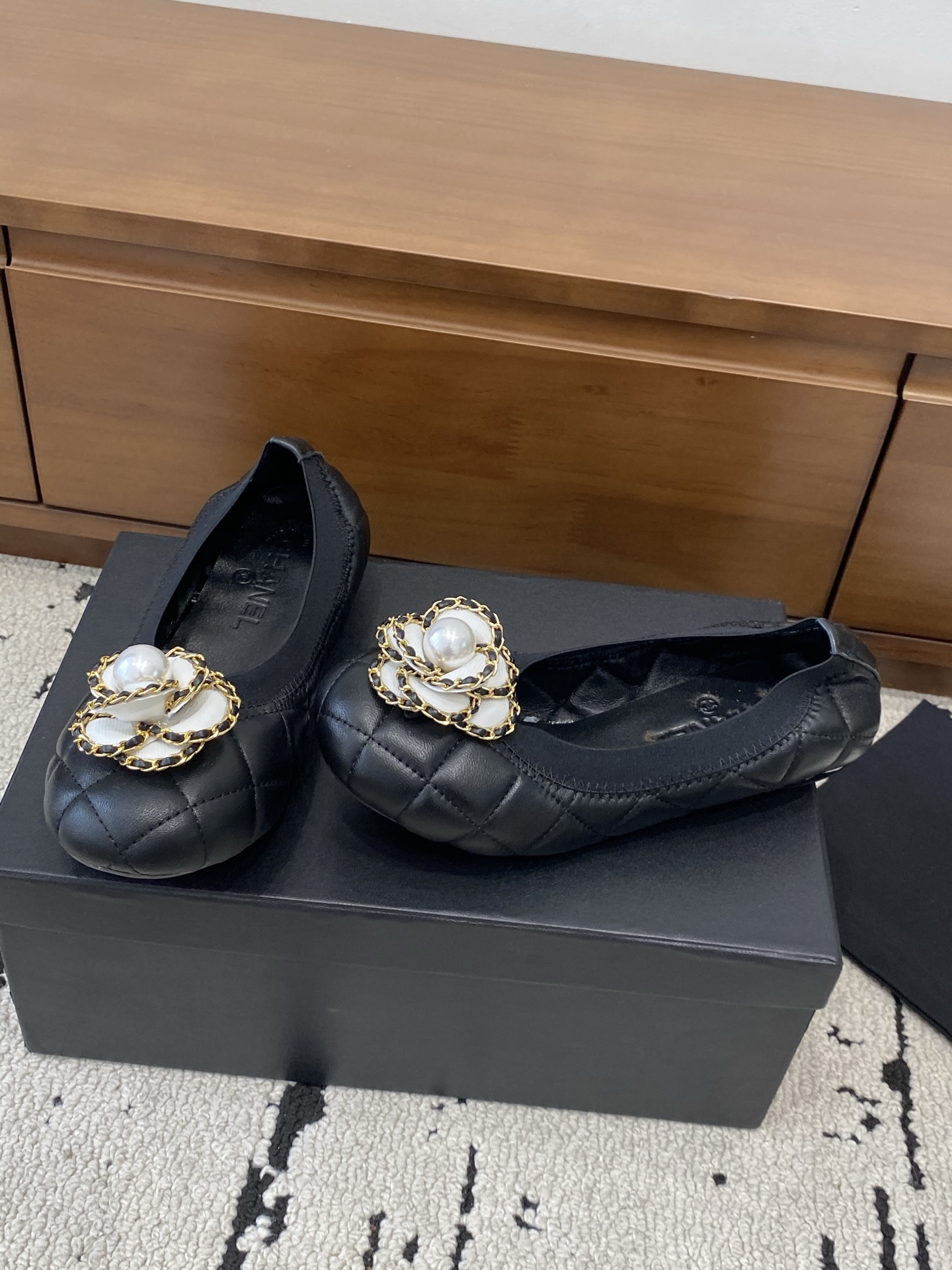 [TOP] CHANEL Flats - Black - 711 Luxury