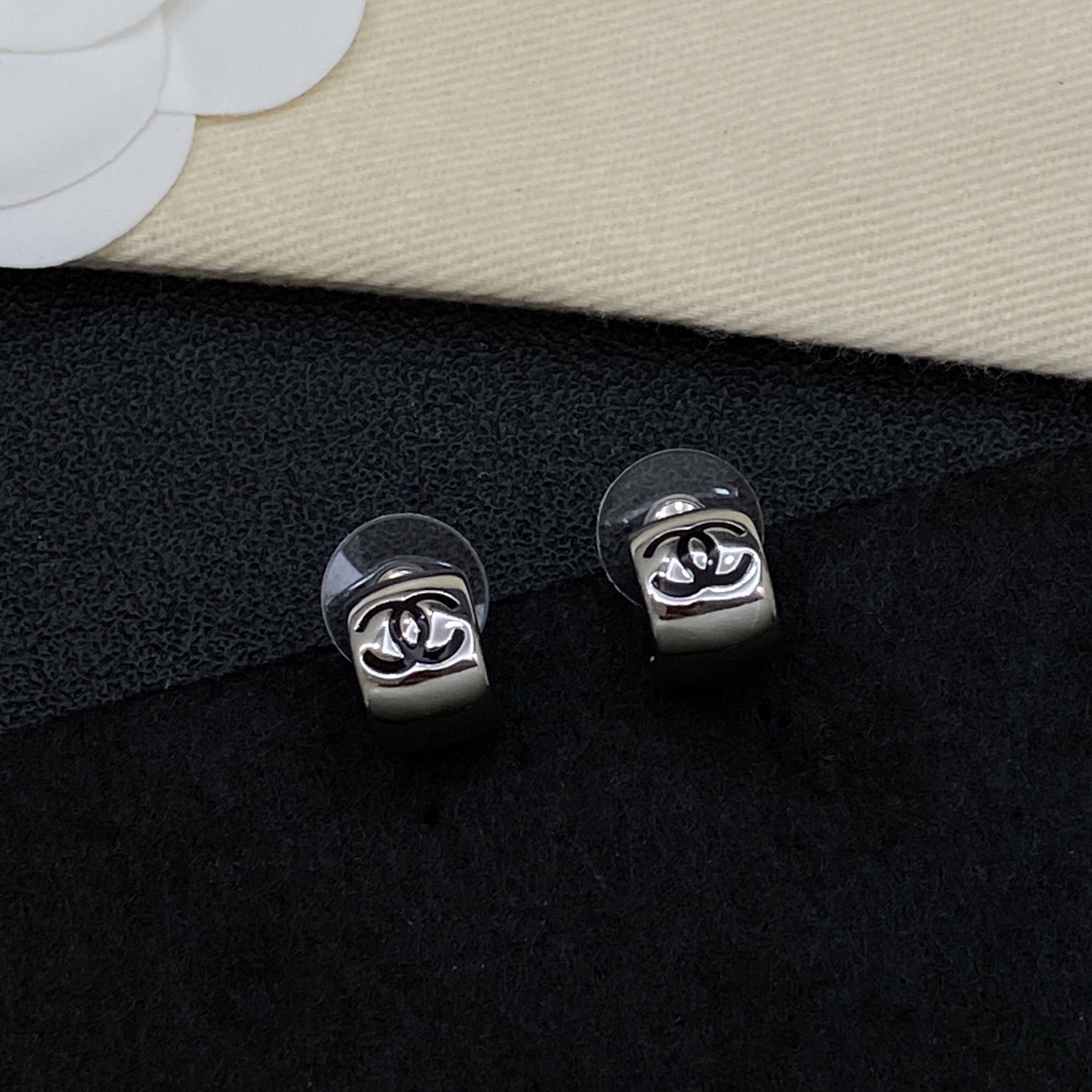 [TOP] CHANEL Earrings - 2 Color - 711 Luxury