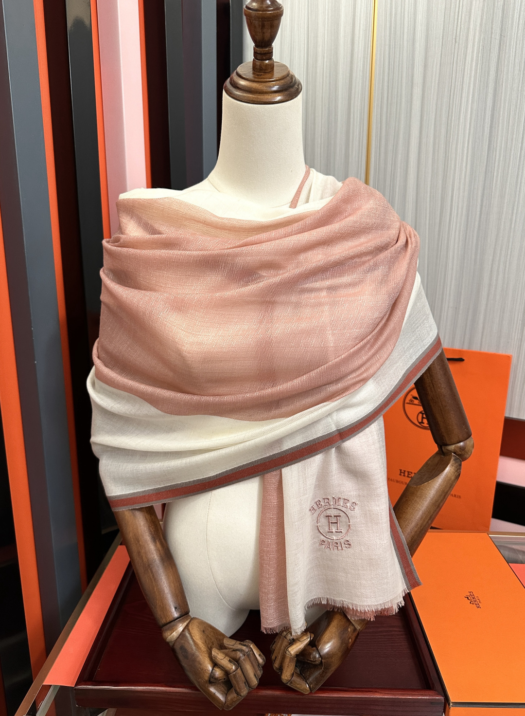 [TOP] HERMES Cashmere Scarf  90x20 cm - Pink - 711 Luxury
